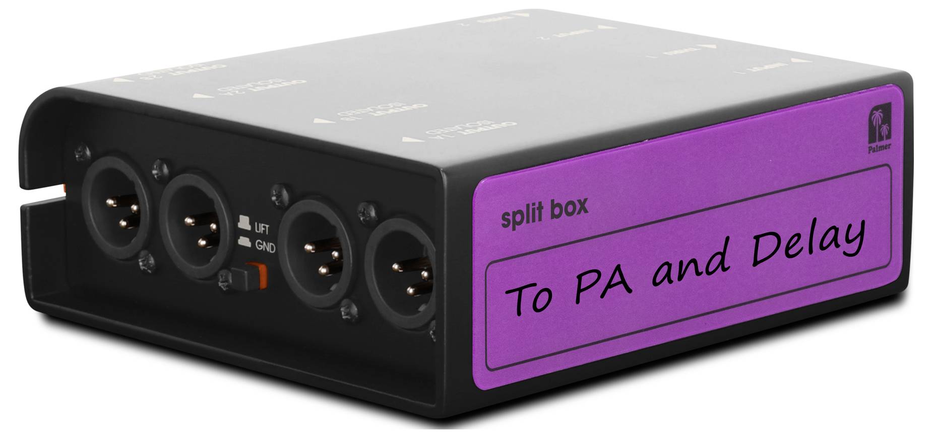 Černá audiosplitter skrinka se čtyřmi XLR konektory a fialkovým štítkem s textem "split box" a "To PA and Delay".