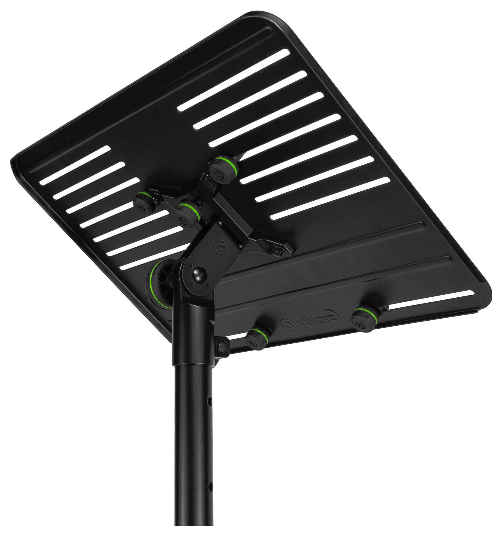 Nastavitelný černý upevňovací držák na sloupu, zobrazen v šikmém bočním pohledu se zásuvnou deskou a kloubovým mechanismem ramene.