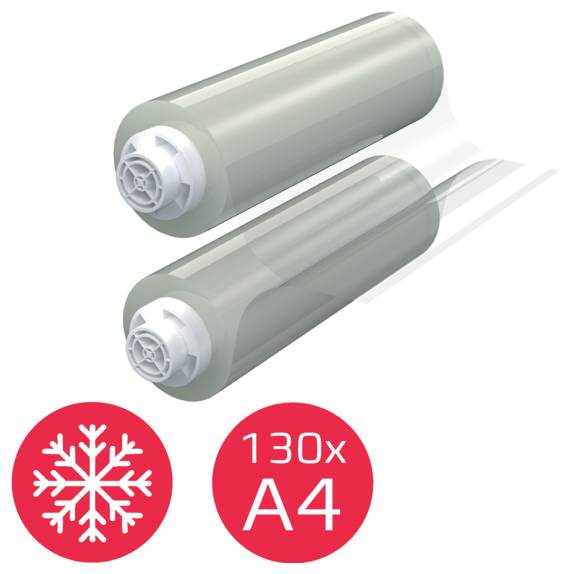 Dvě roll-up bannery nebo plakáty zobrazené v průhledných trubicích s červenými ikonami znázorňující vločku a velikost "130x A4".