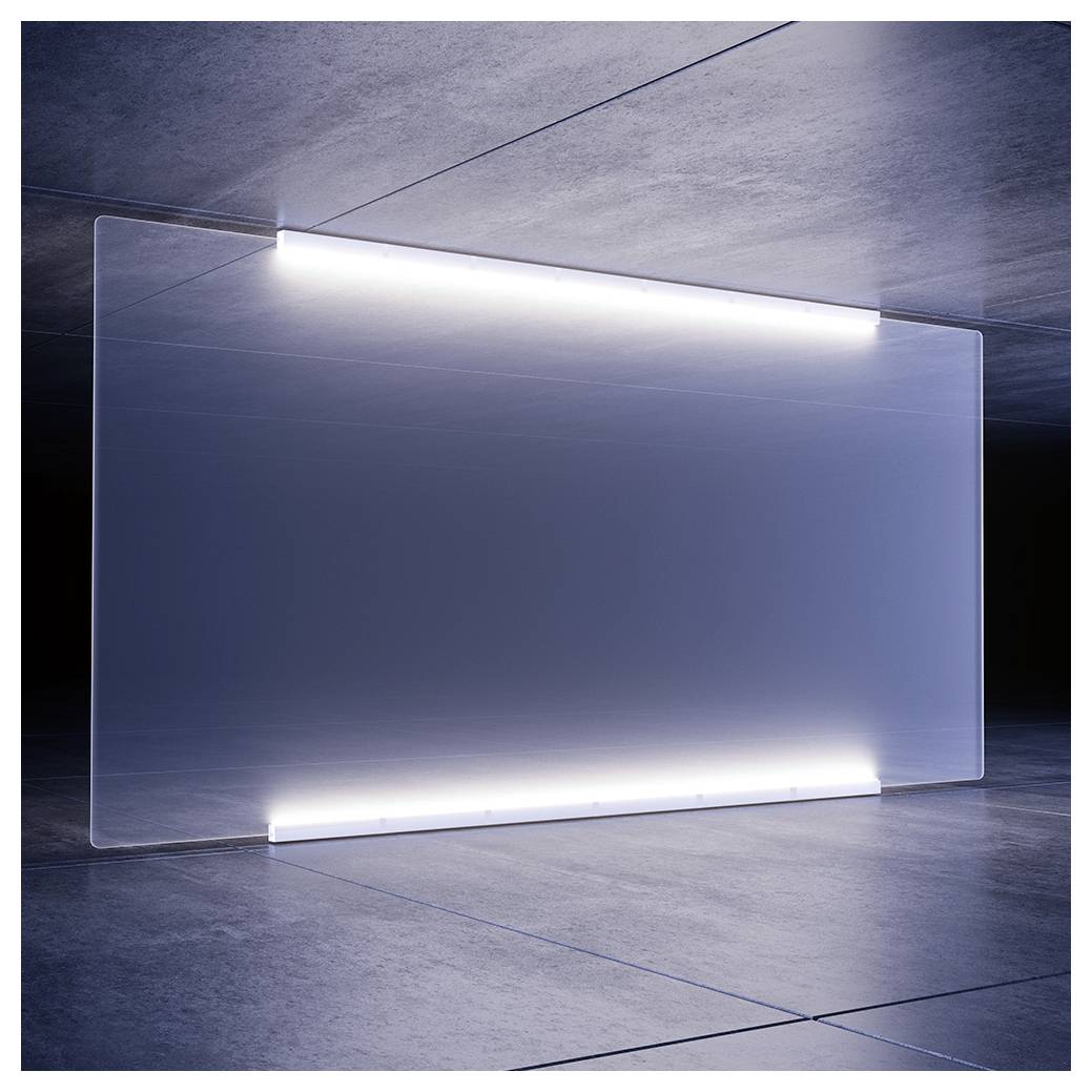 Velký průhledný skleněný panel se v tmavé, minimalistické místnosti zářivě svítí podél horního a dolního okraje.