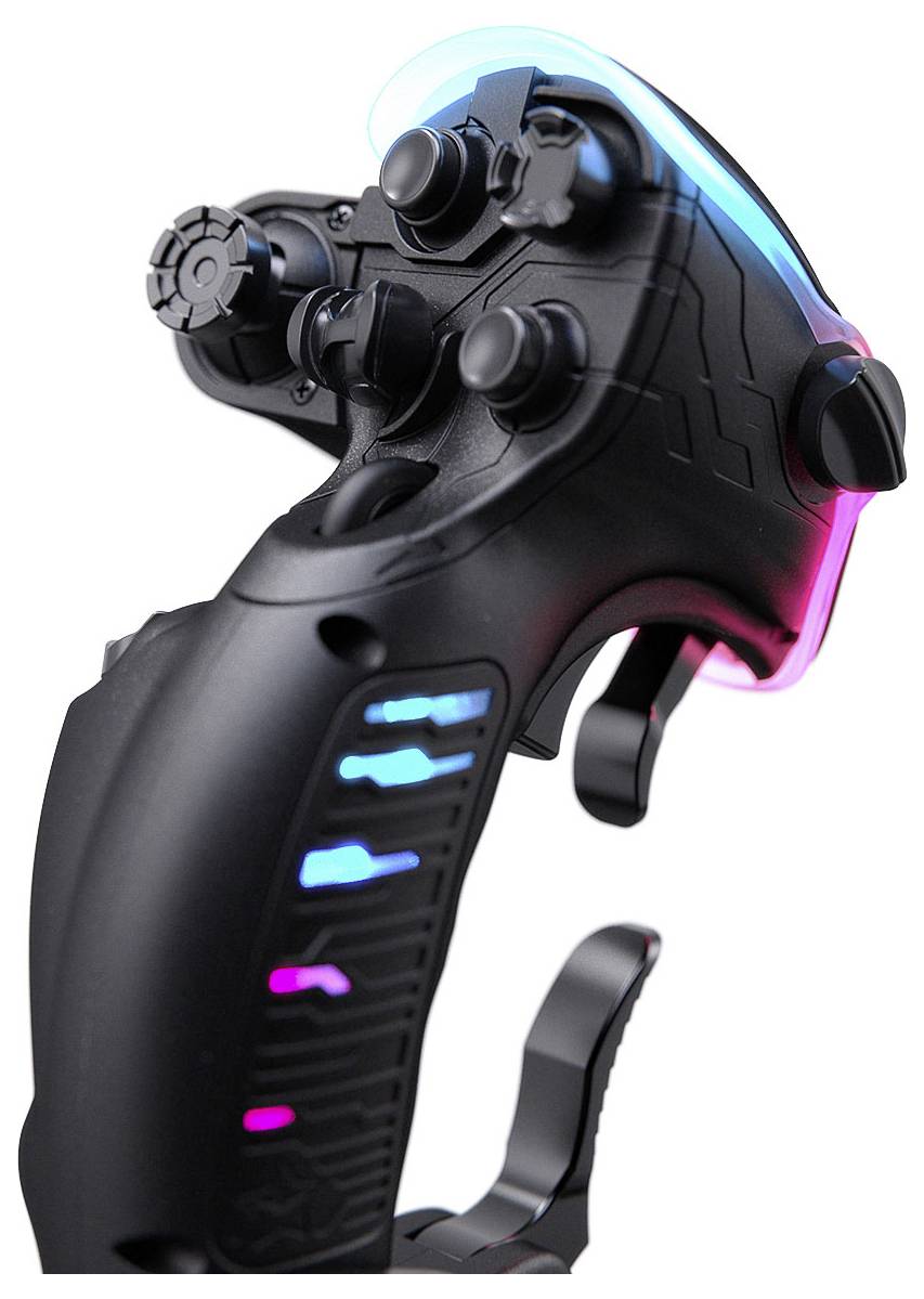 Detailní záběr na černý herní ovladač joysticku s páčkami palců a zářícími modrými a růžovými LED akcentem na bílém pozadí.