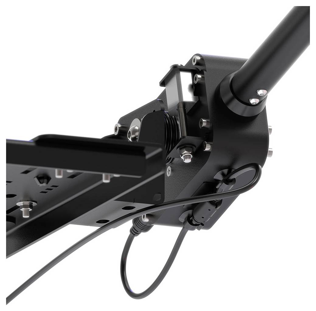 Detailní snímek černého kovového držáku nebo závěsného mechanismu se šrouby a kabely připojenými k trubkovému rámu na bílém pozadí.