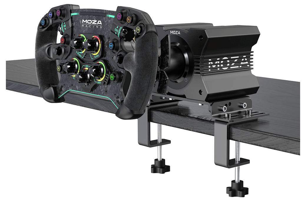 Závodní volant MOZA Racing a základna s prvotní zpětnou vazbou připevněné na závodní simulátor