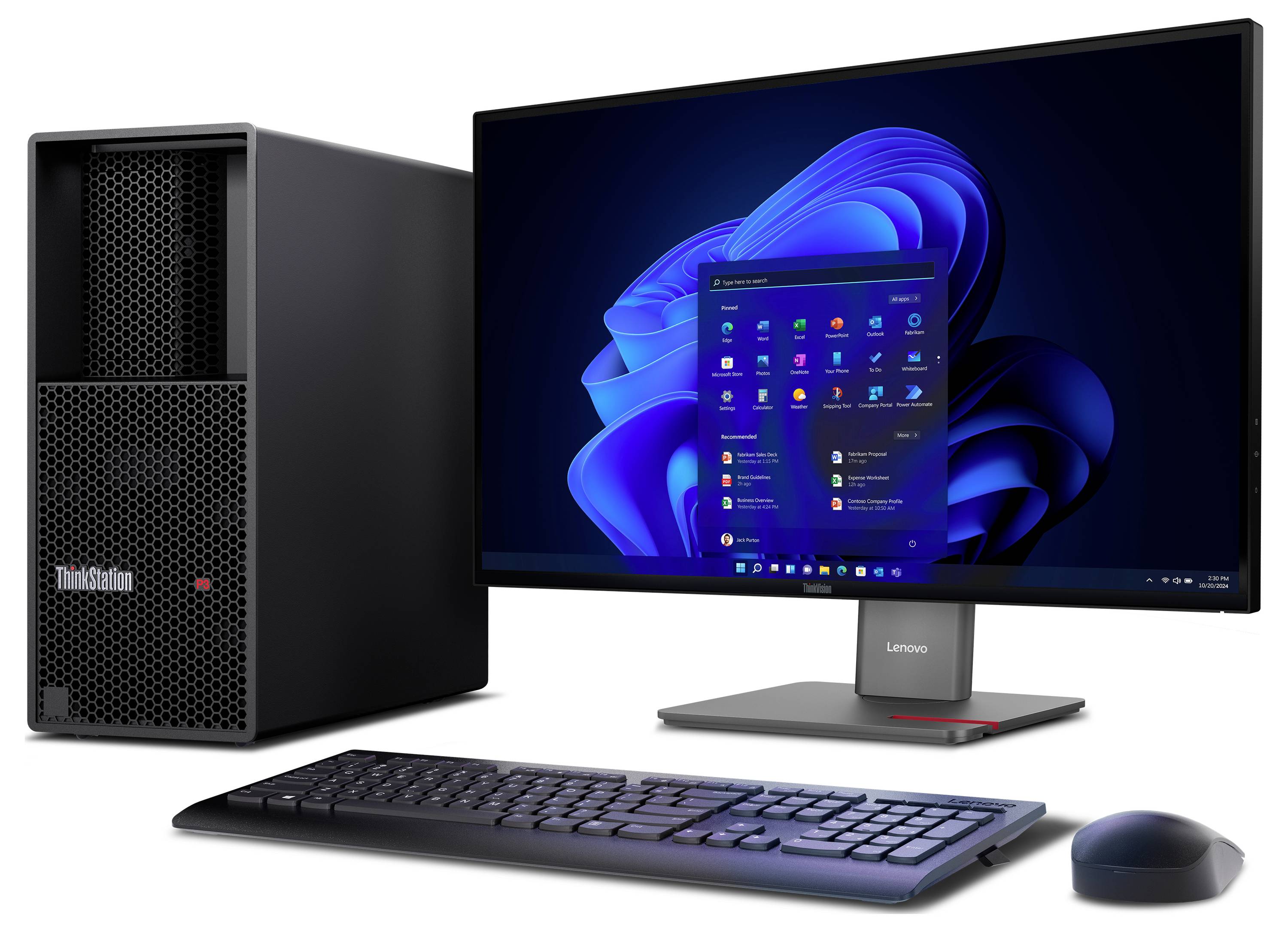 Nastavení stolního počítače s monitorem Lenovo zobrazujícím Windows 11, věž ThinkStation, klávesnicí a myší na bílém pozadí.
