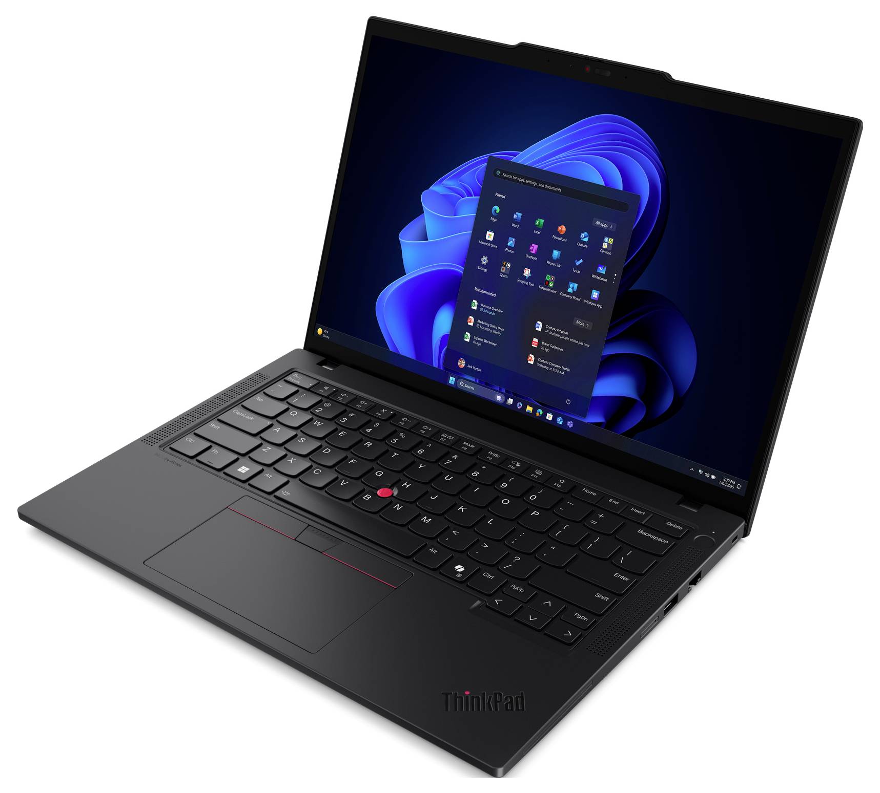 Černý notebook Lenovo ThinkPad otevřený v úhlu, na obrazovce je vidět plocha Windows 11 a nabídka Start.