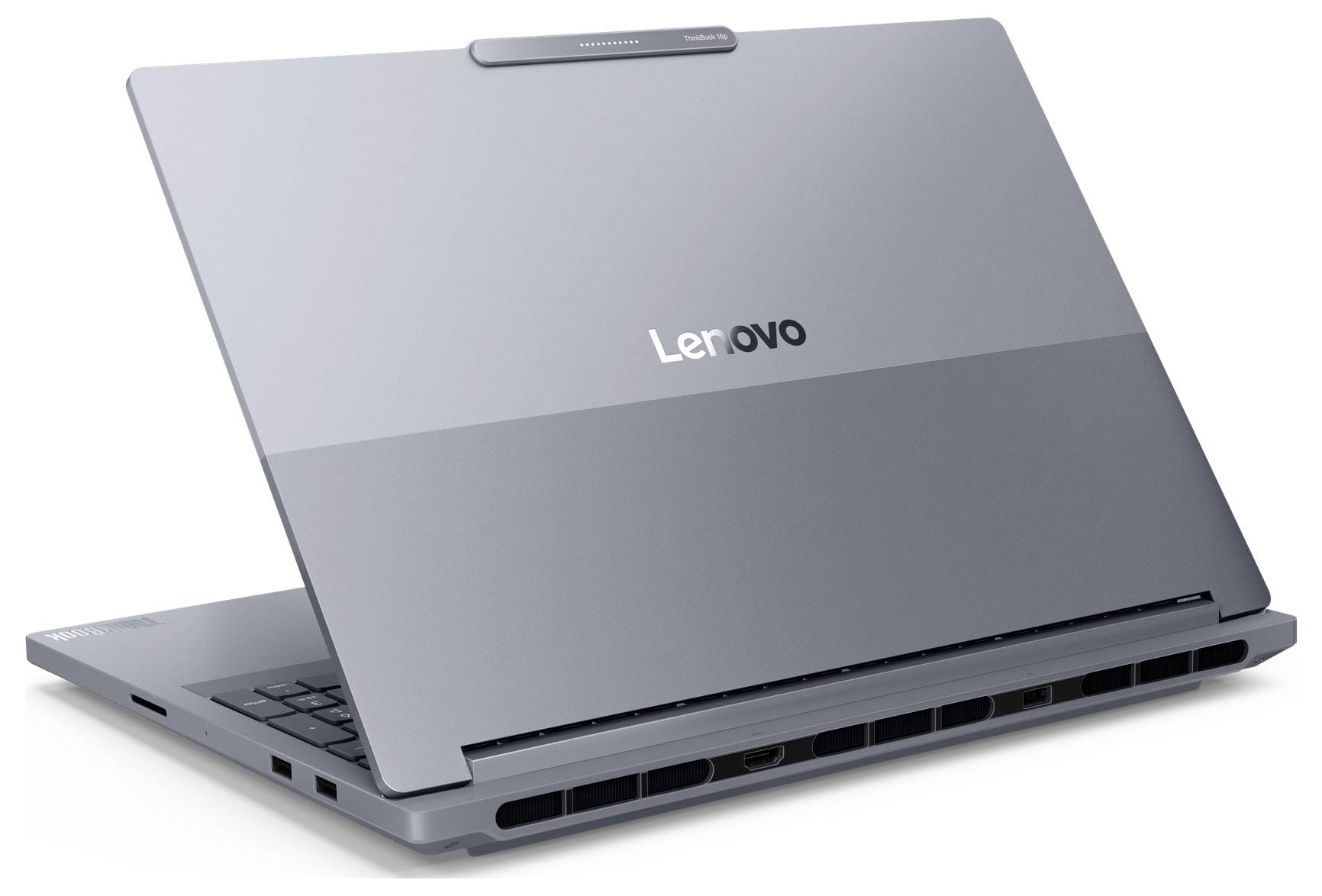 Uzavřený šedý Lenovo notebook zobrazen z úhlu zezadu-zleva na bílém pozadí.