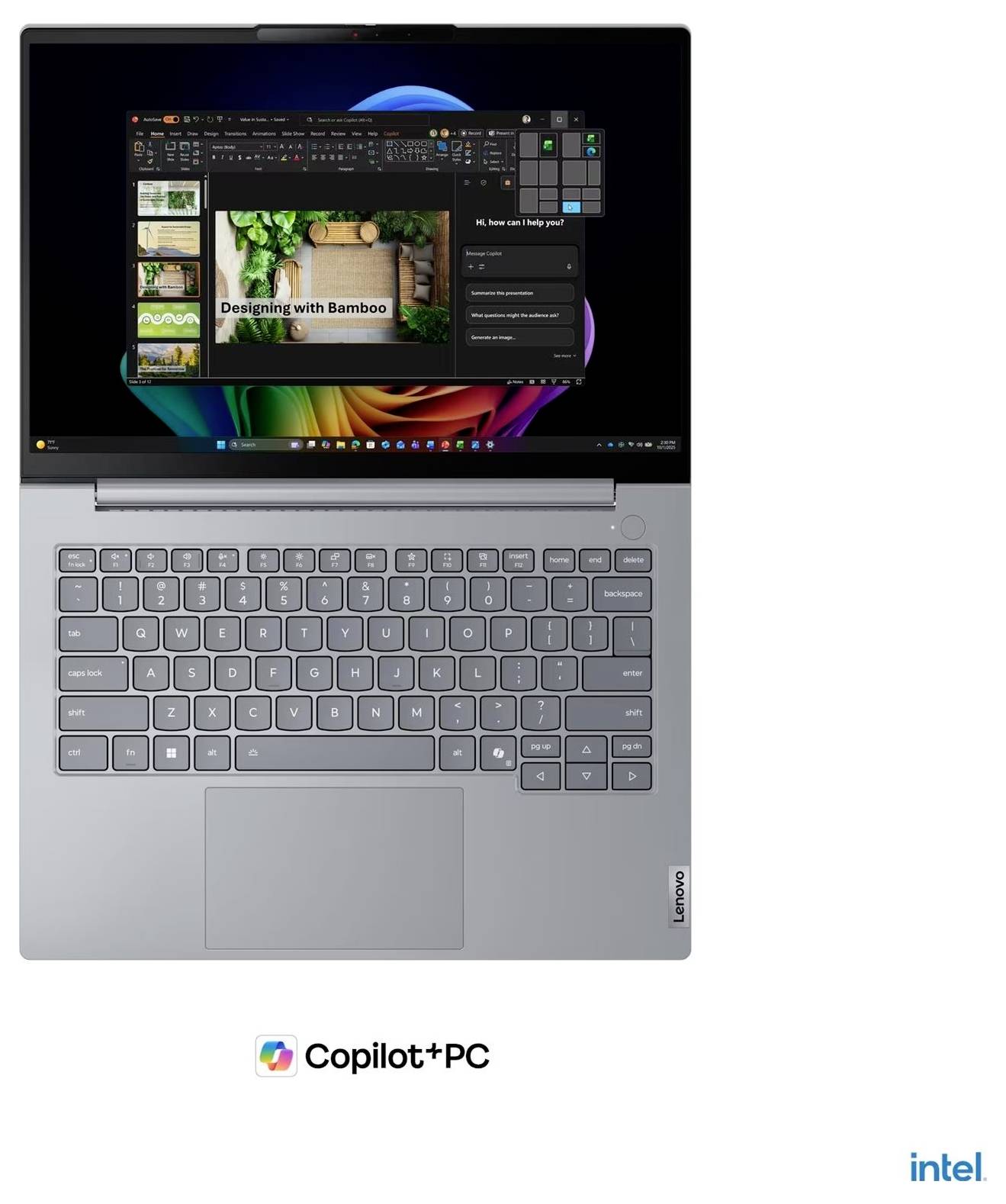Stříbrný laptop Lenovo se systémem Windows a aplikací pro úpravu prezentací zobrazenou na obrazovce, umístěný nad logy 'Copilot+ PC' a Intelu.