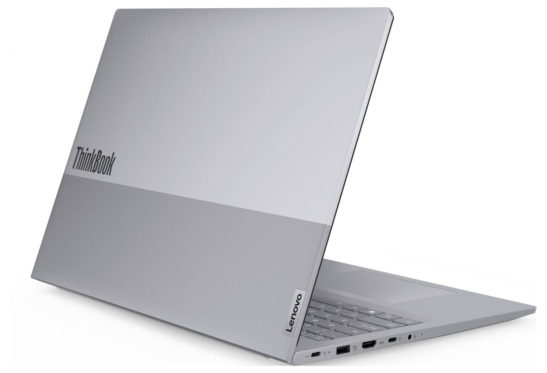 Stříbrný laptop Lenovo ThinkBook částečně otevřený vzadu, s viditelnými logy ThinkBook a Lenovo.