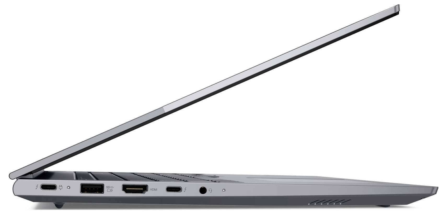 Boční pohled na tenký notebook napůl otevřený, zobrazující jeho porty a klávesnicový panel na prostém bílém pozadí.
