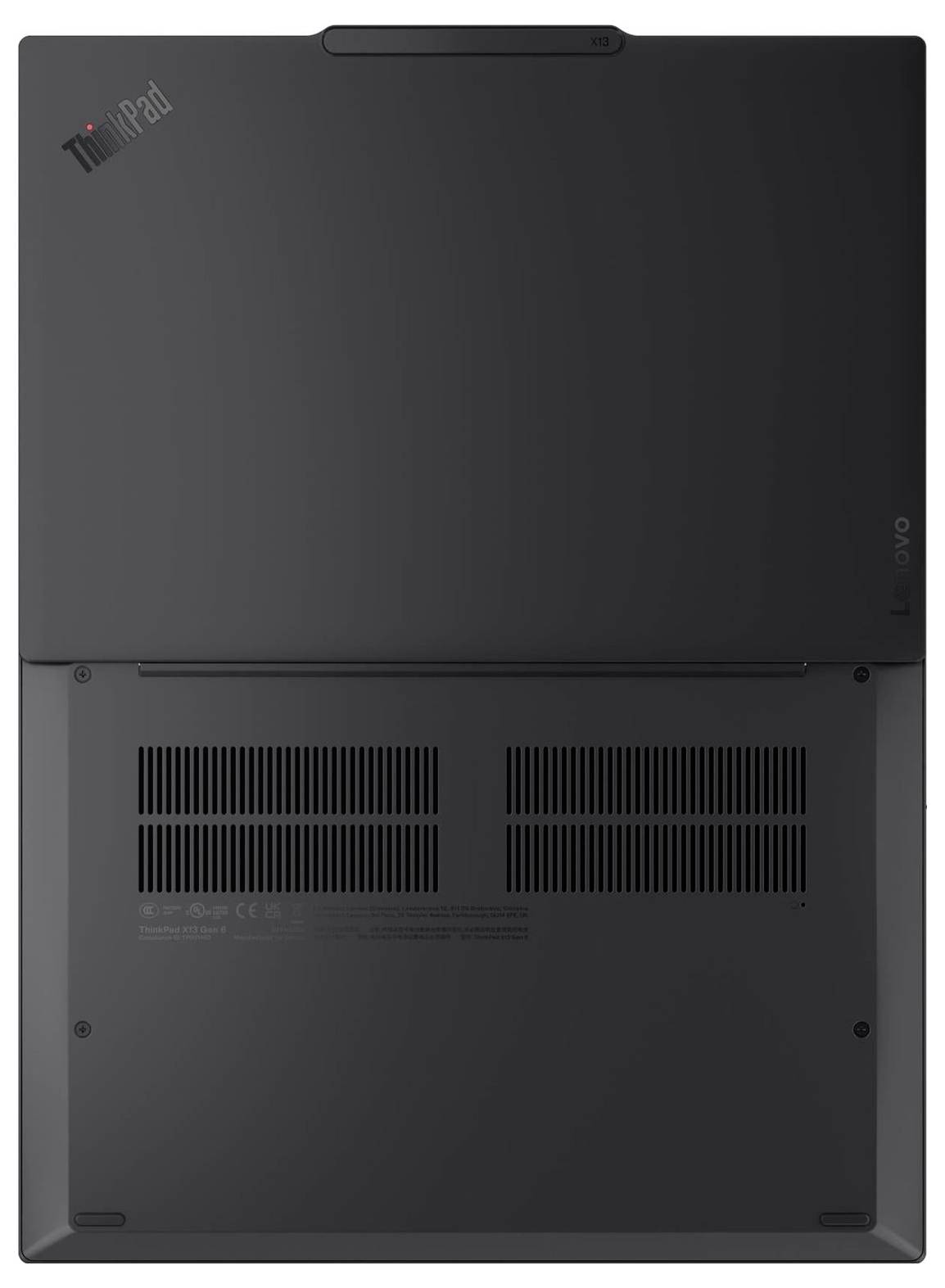 Spodní strana notebooku Lenovo ThinkPad zobrazující spodní panel, ventilační mřížky a gumové nožičky.