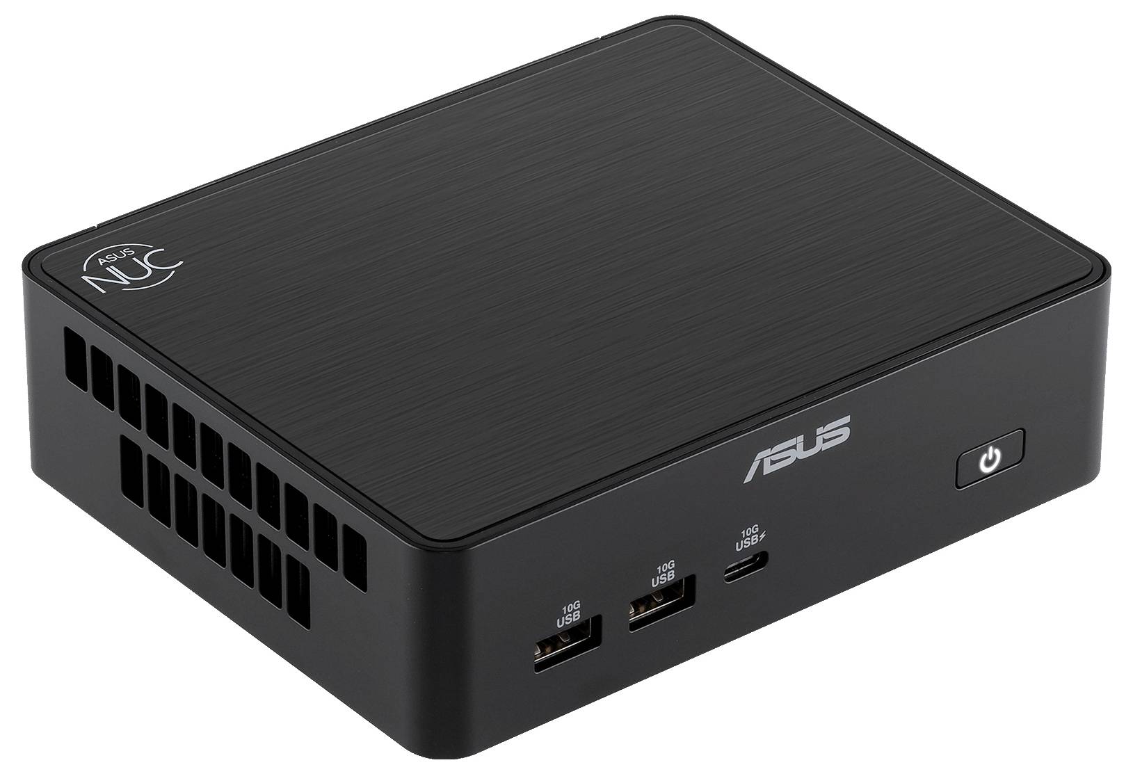 Černý miniaturní počítač ASUS NUC s předními porty USB, USB-C, tlačítkem napájení a bočními ventilačními štěrbinama na bílém pozadí.