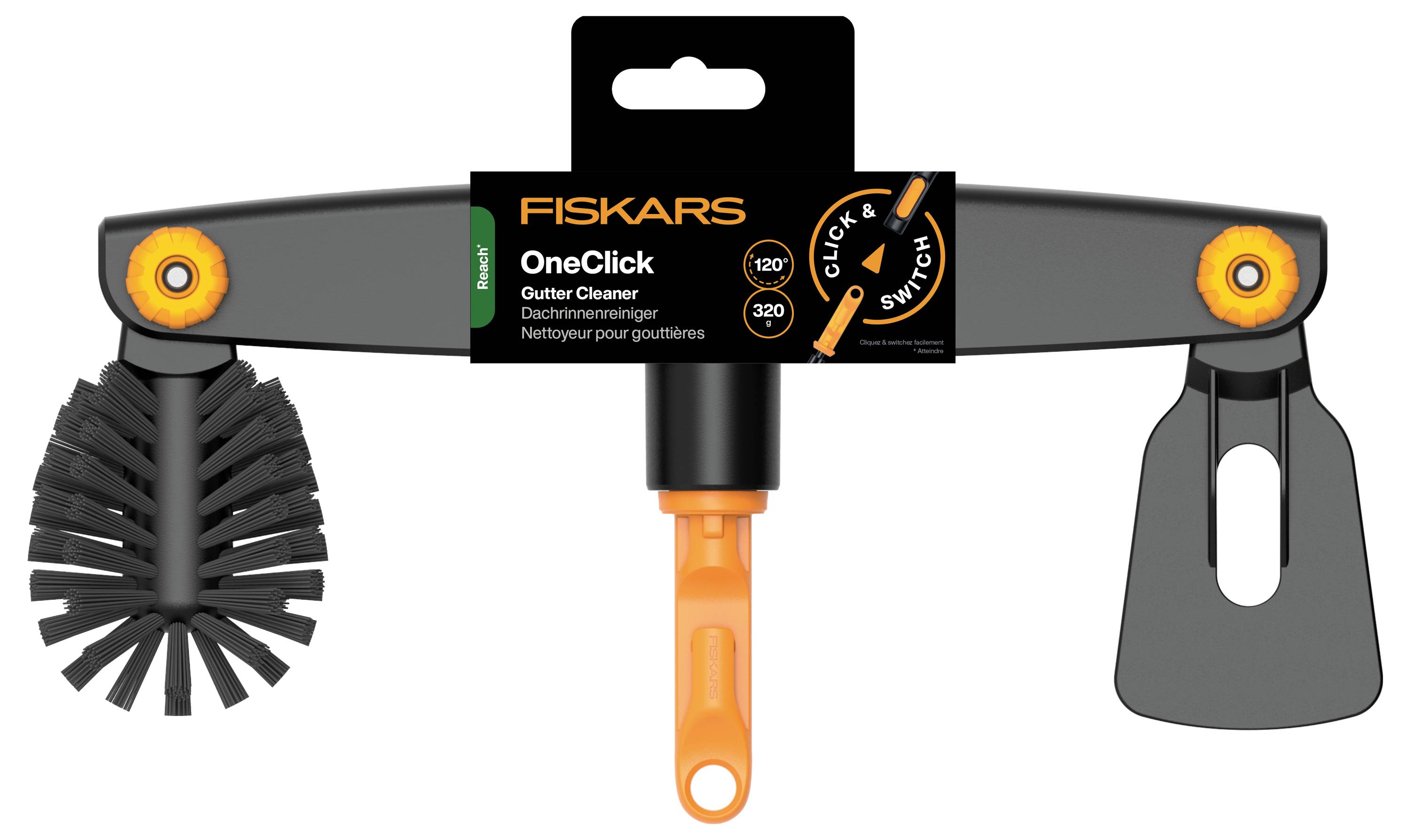 Fiskars OneClick nástoj na čištění žlabů s kartáčem a škrabkou, znázorněný v balení produktu pro čištění žlabů.