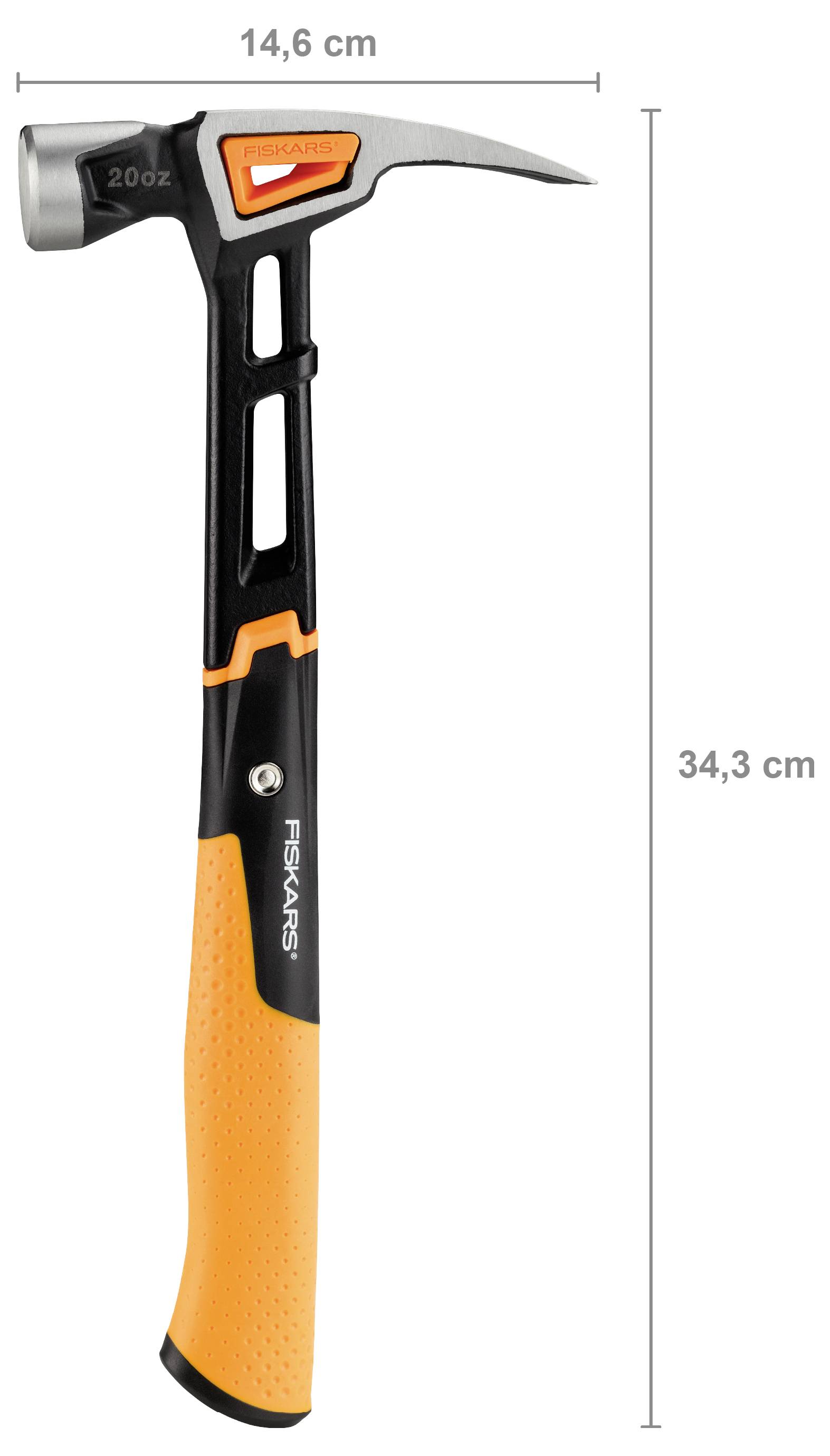 Fiskars tesák se černým a oranžovým madlem, zobrazený s rozměry 34,3 cm na výšku a 14,6 cm na šířku.
