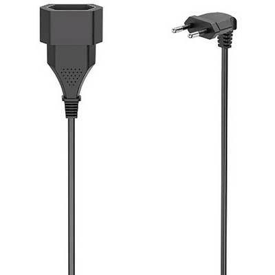 Černý napájecí kabel se dvěma kolíky evropské zásuvky na jednom konci a obdélnikovým konektorem přístroje na druhém konci, zobrazeným na bílém pozadí.