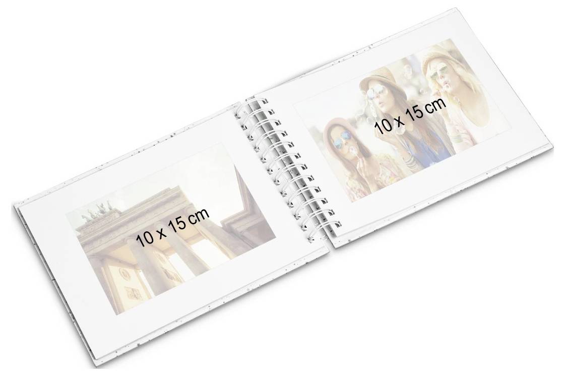 Otevřený spirálově vázaný fotoalbum zobrazující dva fototisky o rozměrech 10 x 15 cm na bílých stránkách.