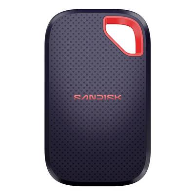 Přenosná černá externí jednotka SanDisk s červeným prvkem v rohu a logem vycentrovaným na přední straně.