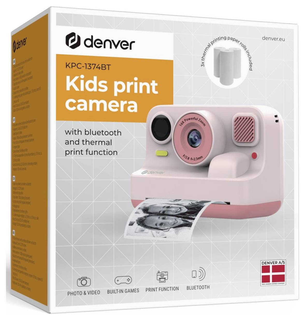 Produktová krabice pro dětský tiskový fotoaparát Denver KPC-1374BT, růžový fotoaparát zobrazen při tisku fotografie, s funkcí Bluetooth a termální tisk.