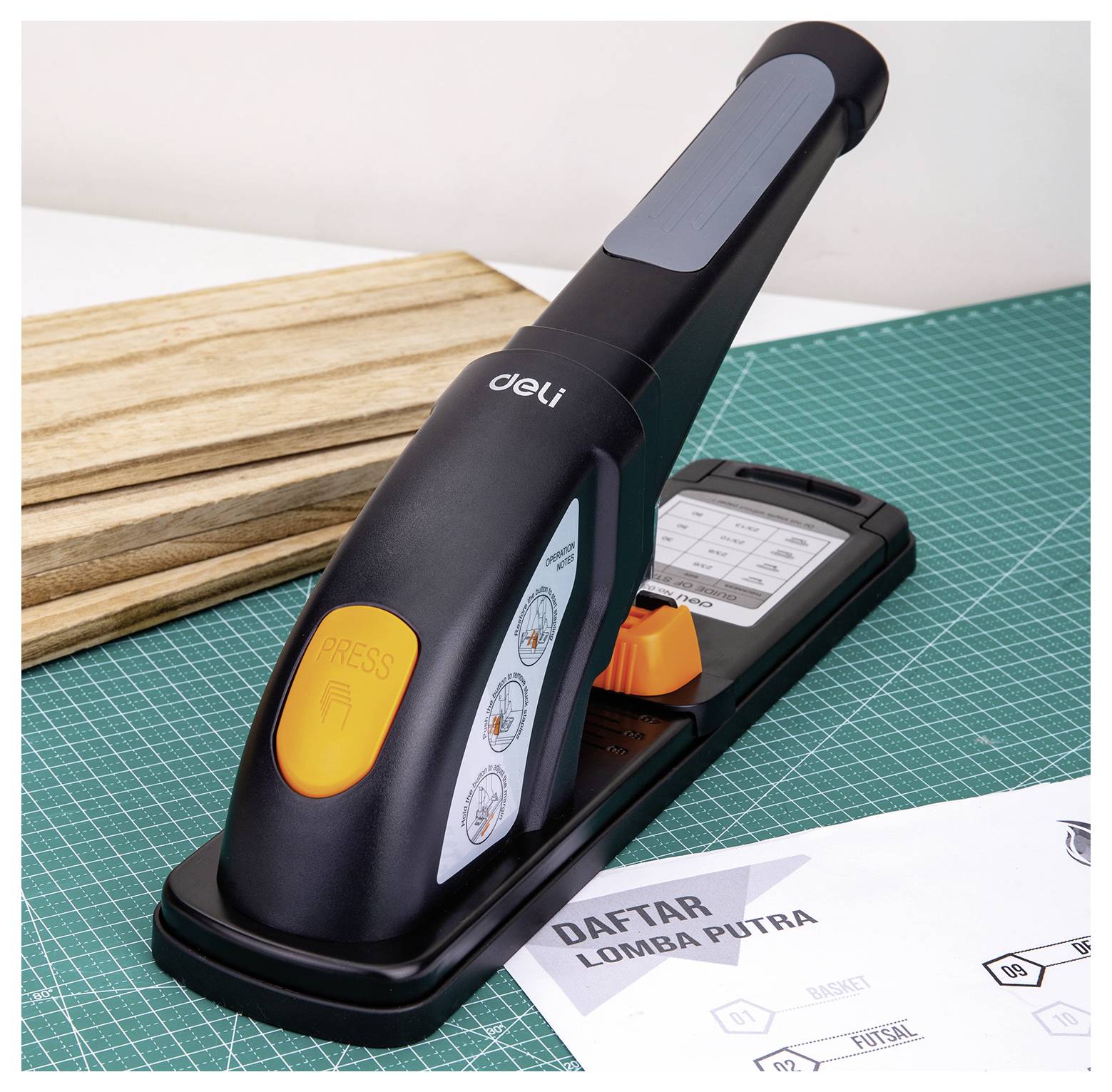 DELI blková sešívačka D393290 černá 1 ks-7