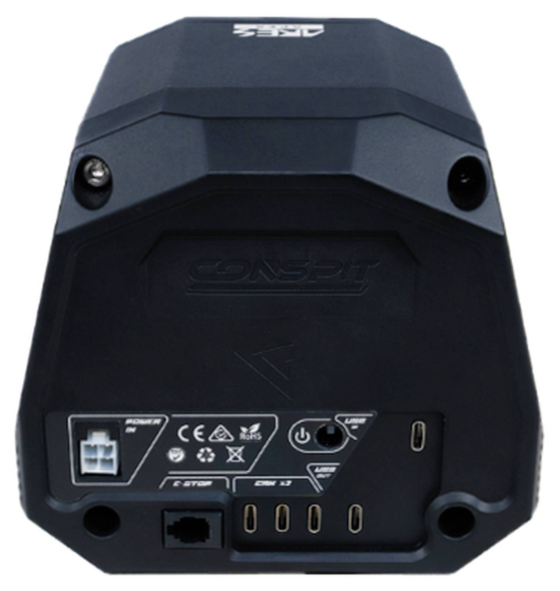 Zadní panel černého elektronického zařízení s napájecím prvkem, laserem, symboly CE/recyklace, USB-C a více porty.