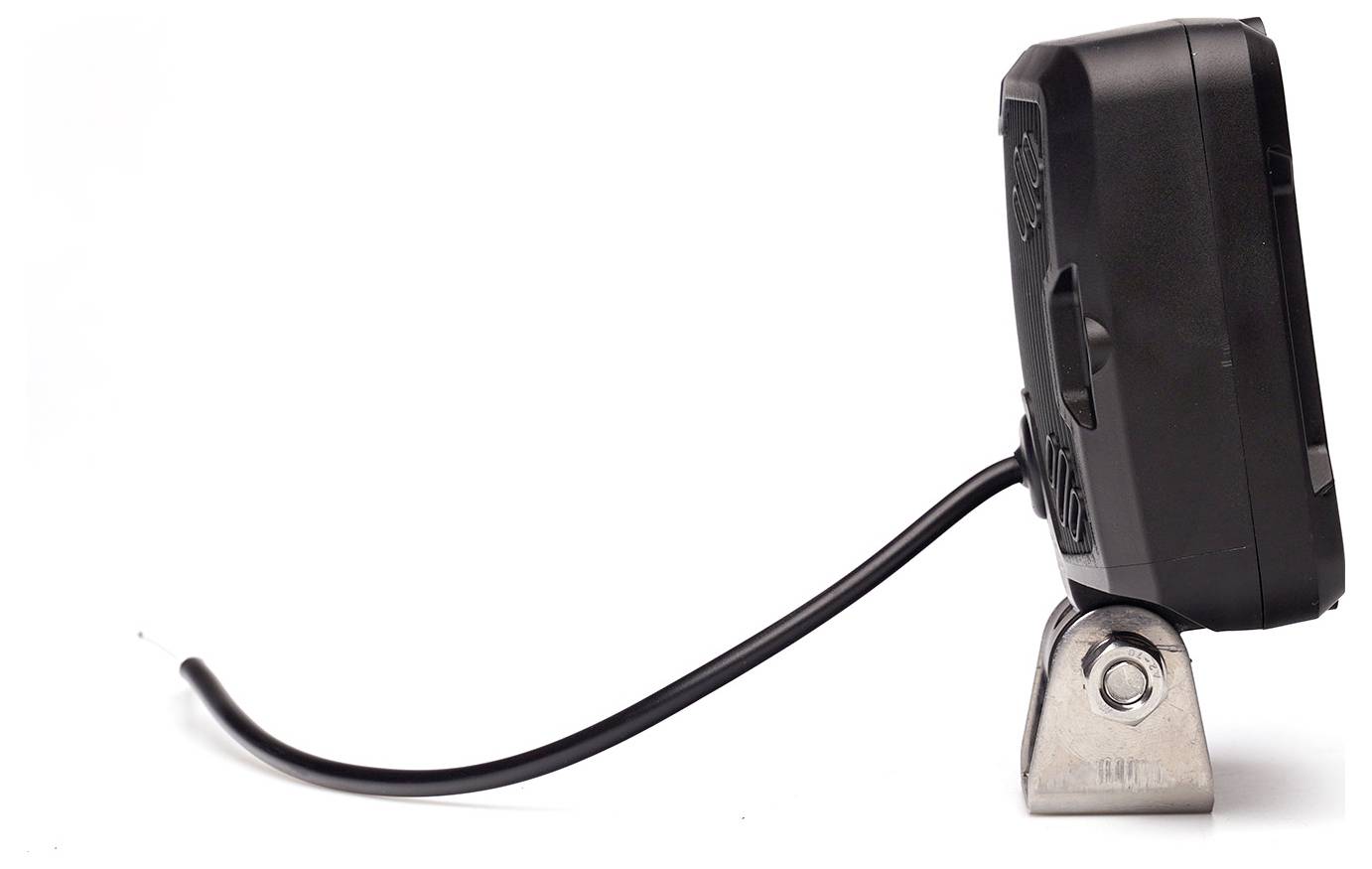 Černé elektronické zařízení namontované na kovové podstavě s kabelem táhnoucím se doleva, zobrazeno na bílém pozadí.