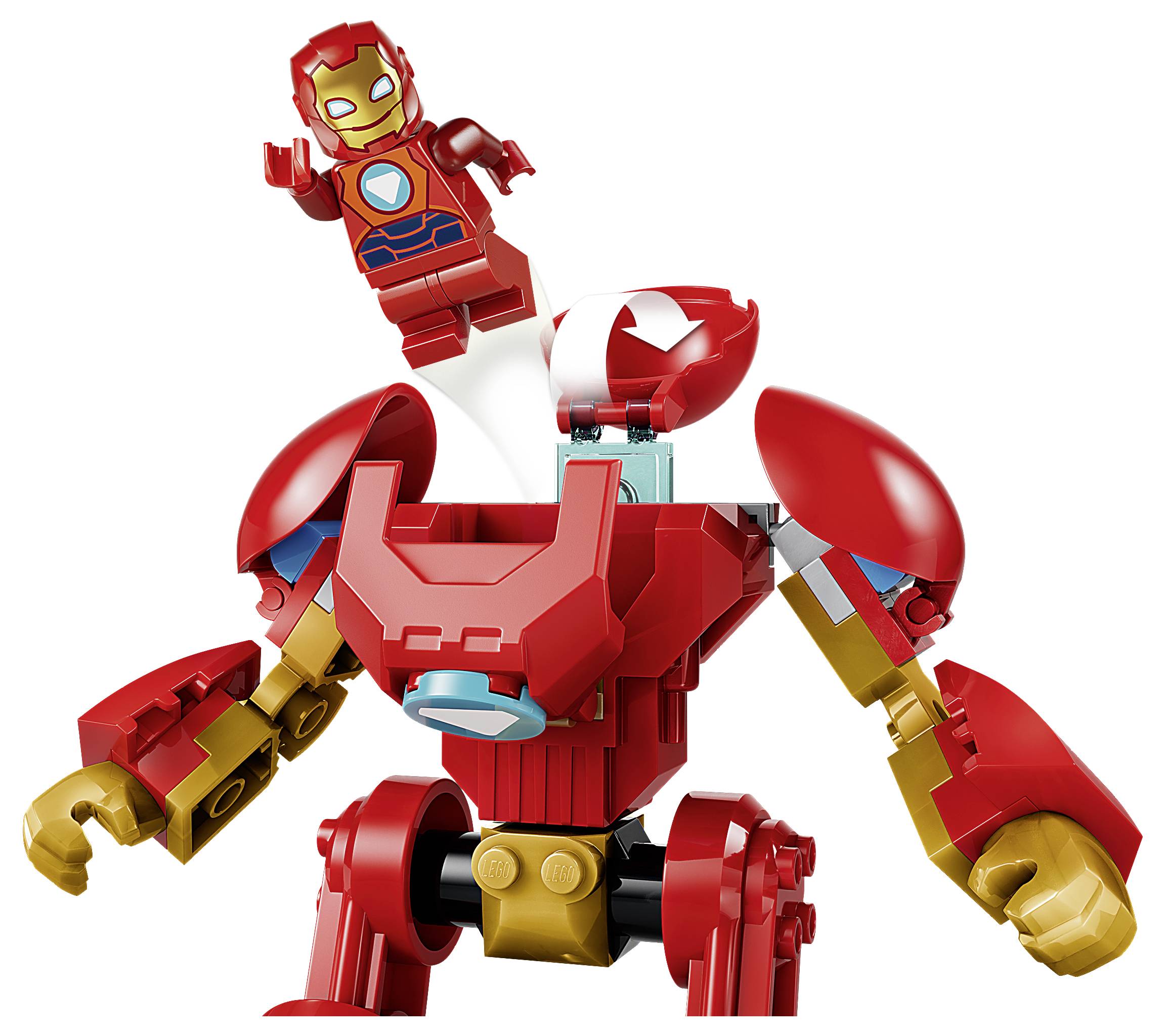 LEGO-stylový červeno-zlatý robot podobný Hulkbusterovi s figurkou Iron Mana vylézající z otevřeného otevíracího panelu na prsou.