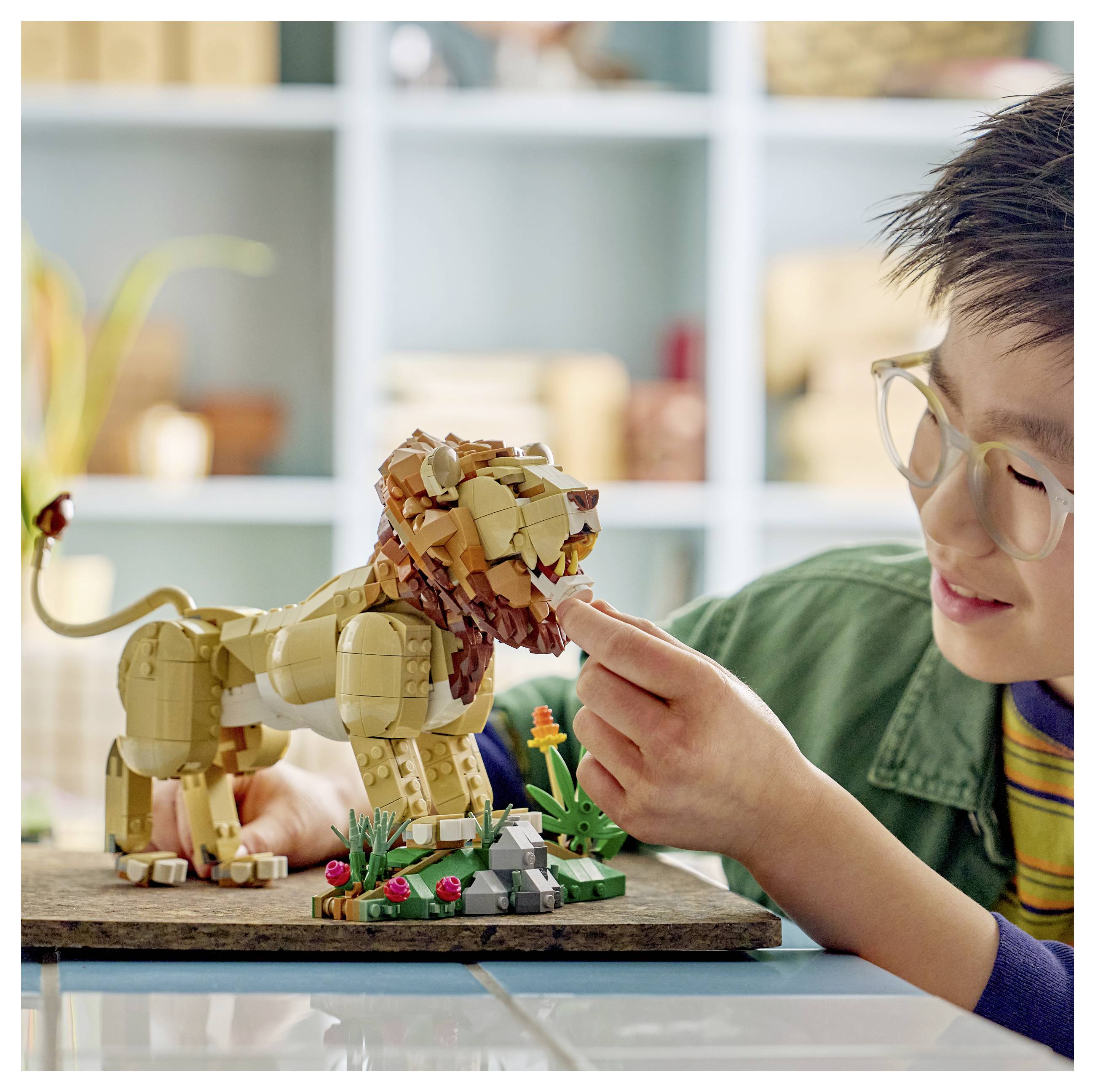 31386 LEGO® CREATOR Sada 3 v 1 Wilde: Löwe, Löwin nebo 2 mladých lidí na stavbu, hraní a výstavě-6