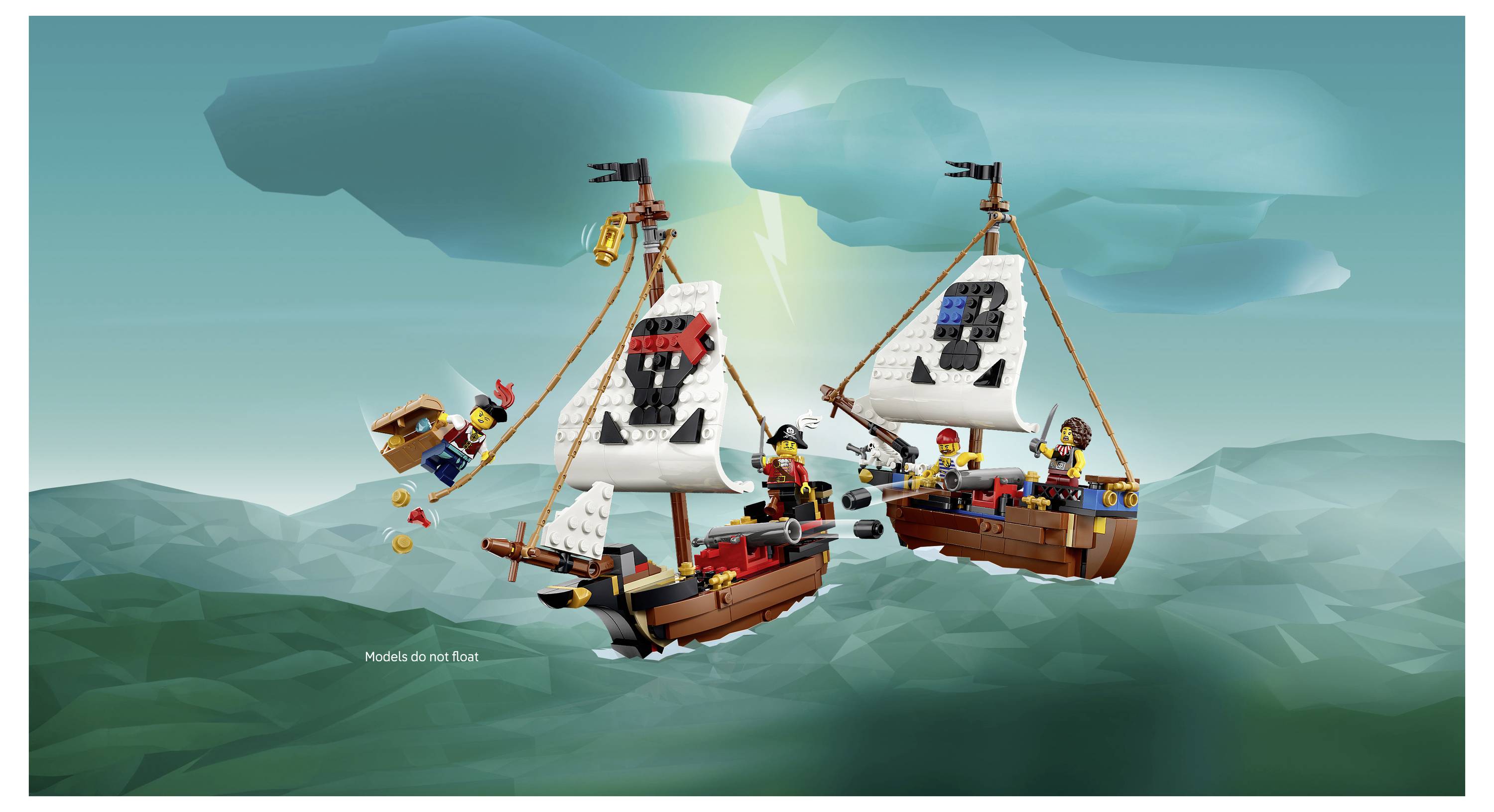 Dvě piratské lodi LEGO se střetávají na bouřlivém moři, s minifigurkami, které si střílí a jeden námořník padá do vody.