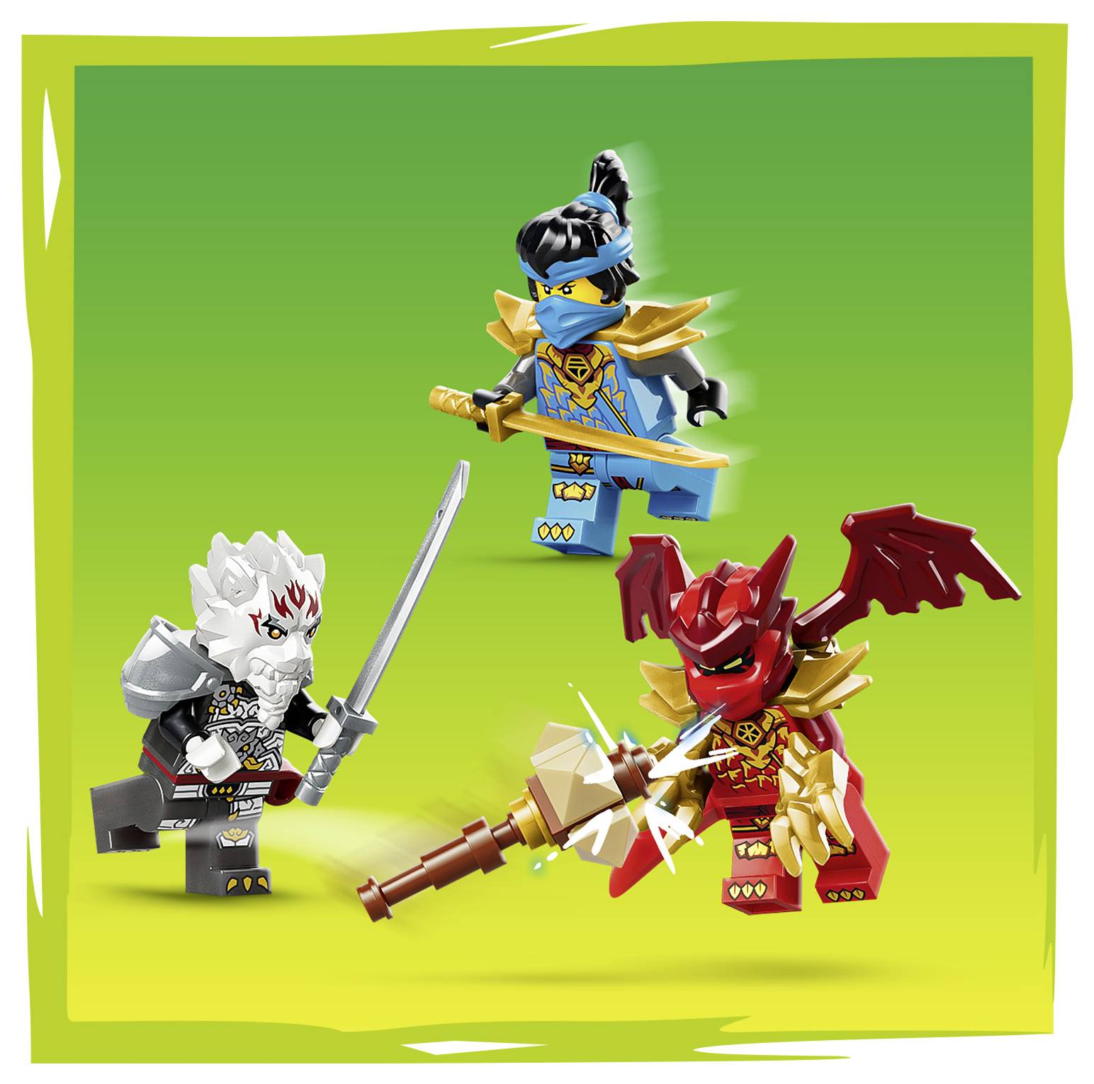 Tři ninja-stylových LEGO figurek v modré, bílé a červené barvě se meči a holí, umístěné na zeleném pozadí.