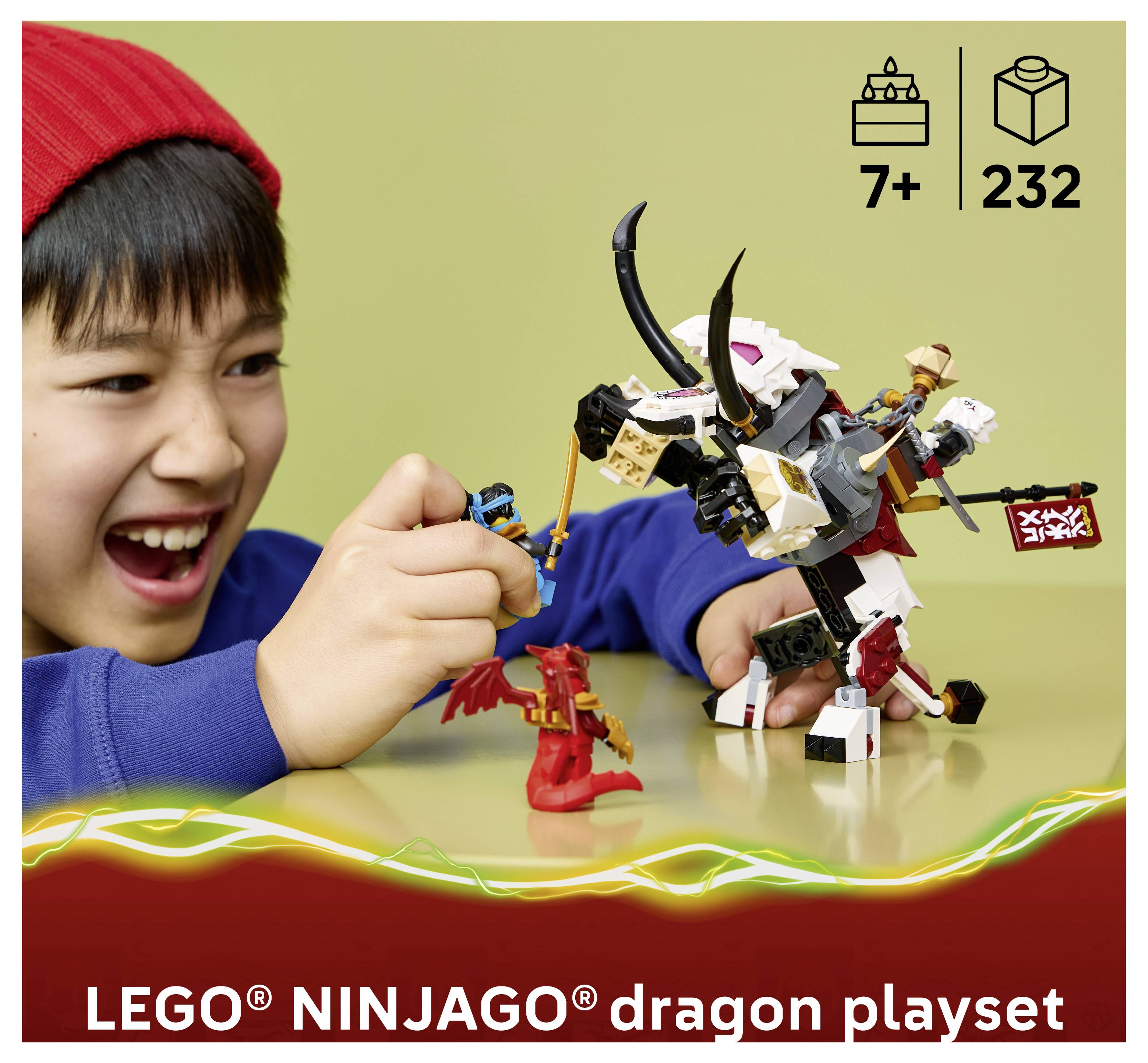 Dítě si hraje se stavebnicí LEGO NINJAGO drak, věkově vhodné od 7 let a se 232 kusy.