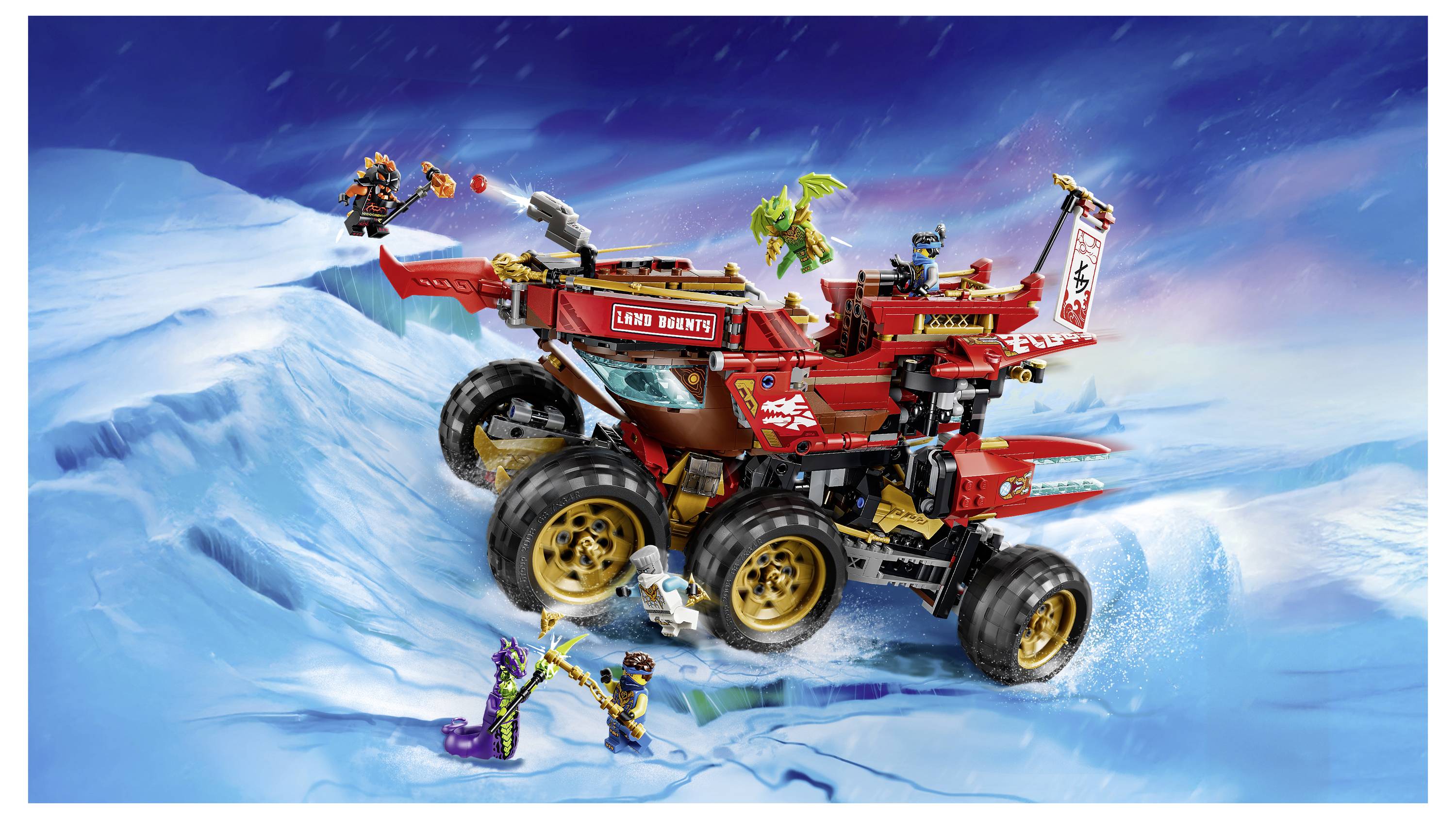 Červený LEGO terénní kamion závodící přes ledové vlny s dvěma minifigurkami a zelenou bytostí v pronásledování.