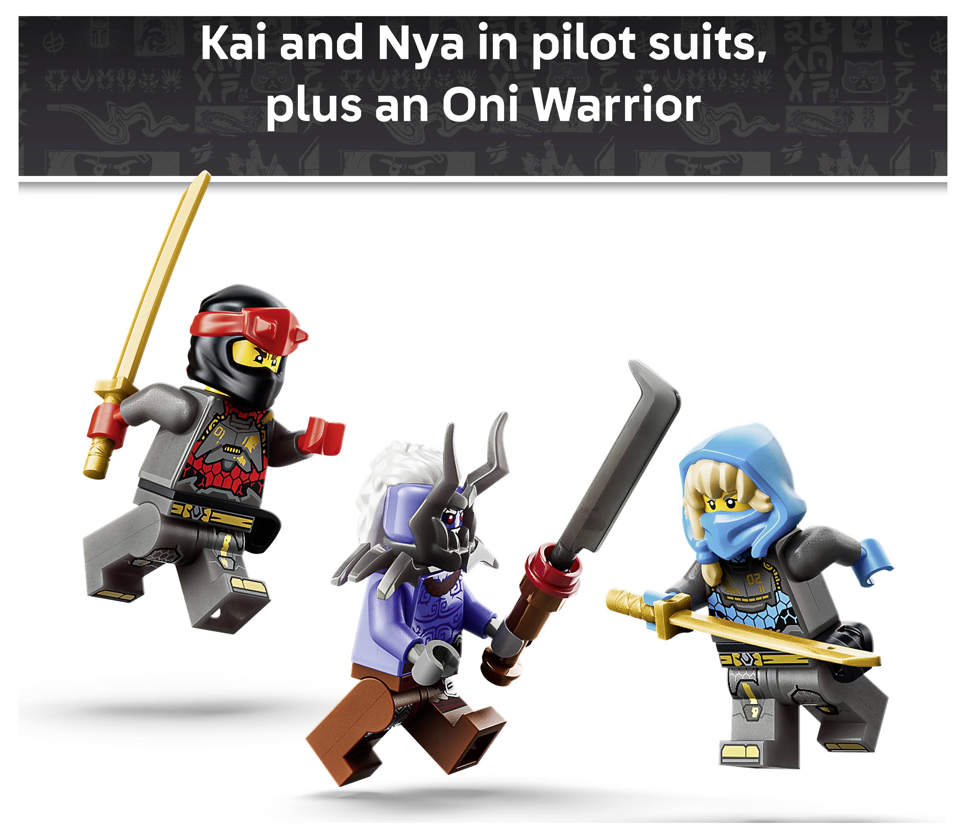Tři LEGO minifigurky: Kai v pilotním obleku s mečem, Nya v modrém kapuci s mečem a Oni Warrior s rohy a tmavou čepelí.