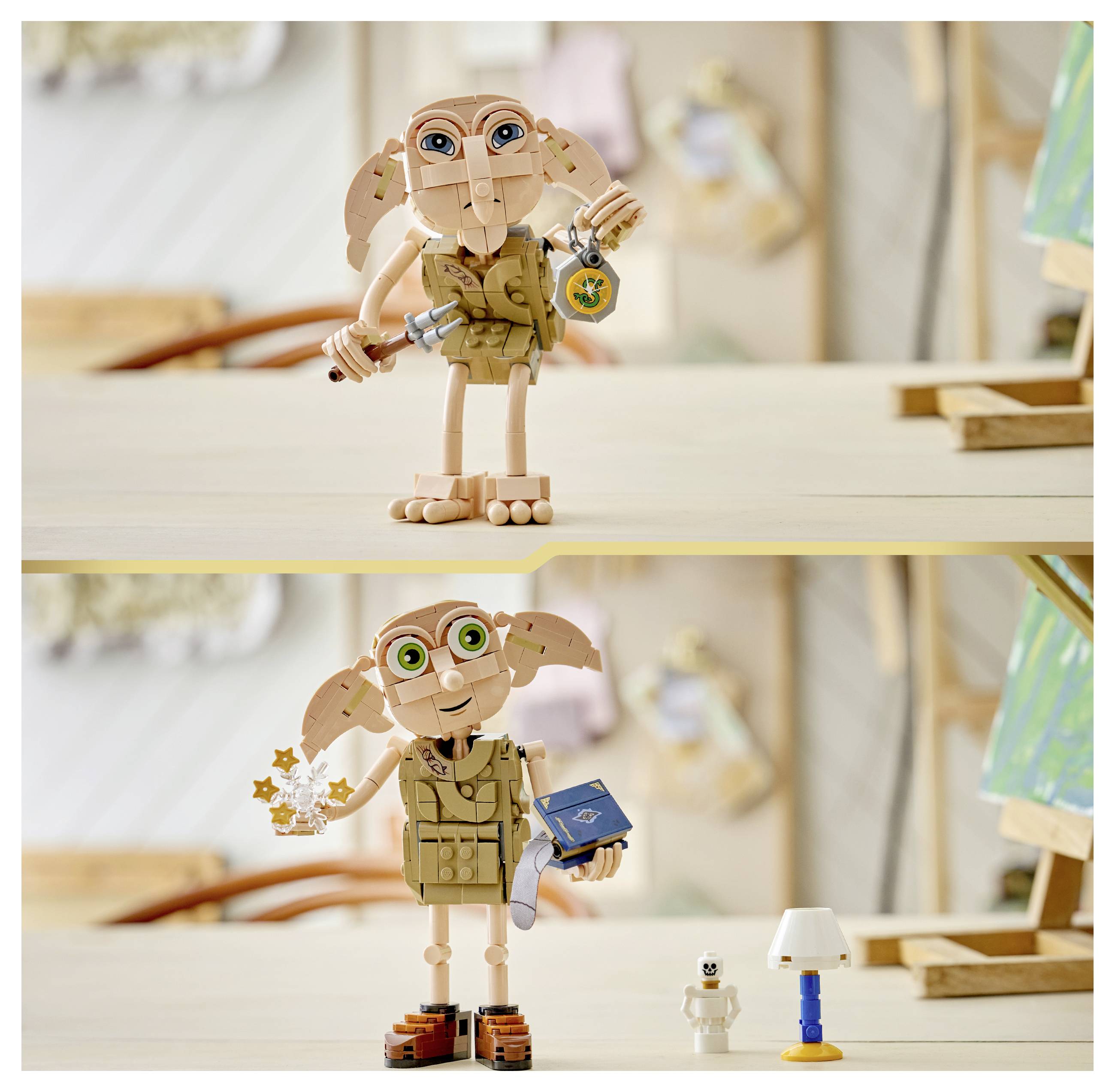 Dvě figurky Dobbyho ve stylu LEGO jsou zobrazeny: horní figura drží ponožku a dolní figura drží knihu „Harry Potter" s lampou a malou figurkou Dobbyho vedle ní.