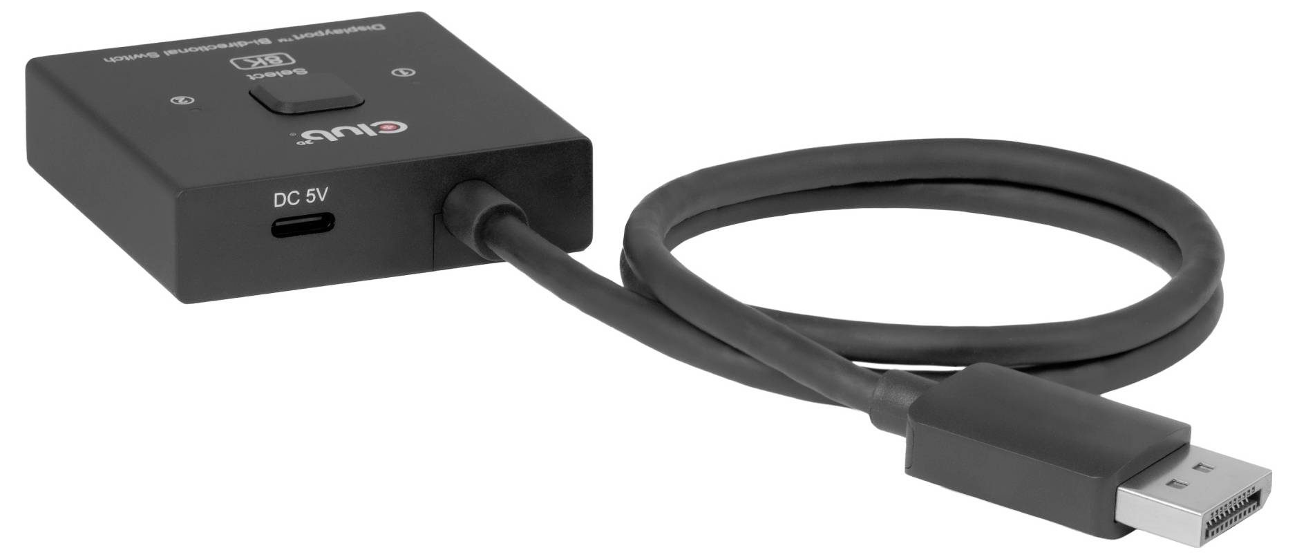 Černé HDMI zařízení na USB záznam s připojeným kabelem a USB-A konektorem, znázorněné na bílém pozadí.