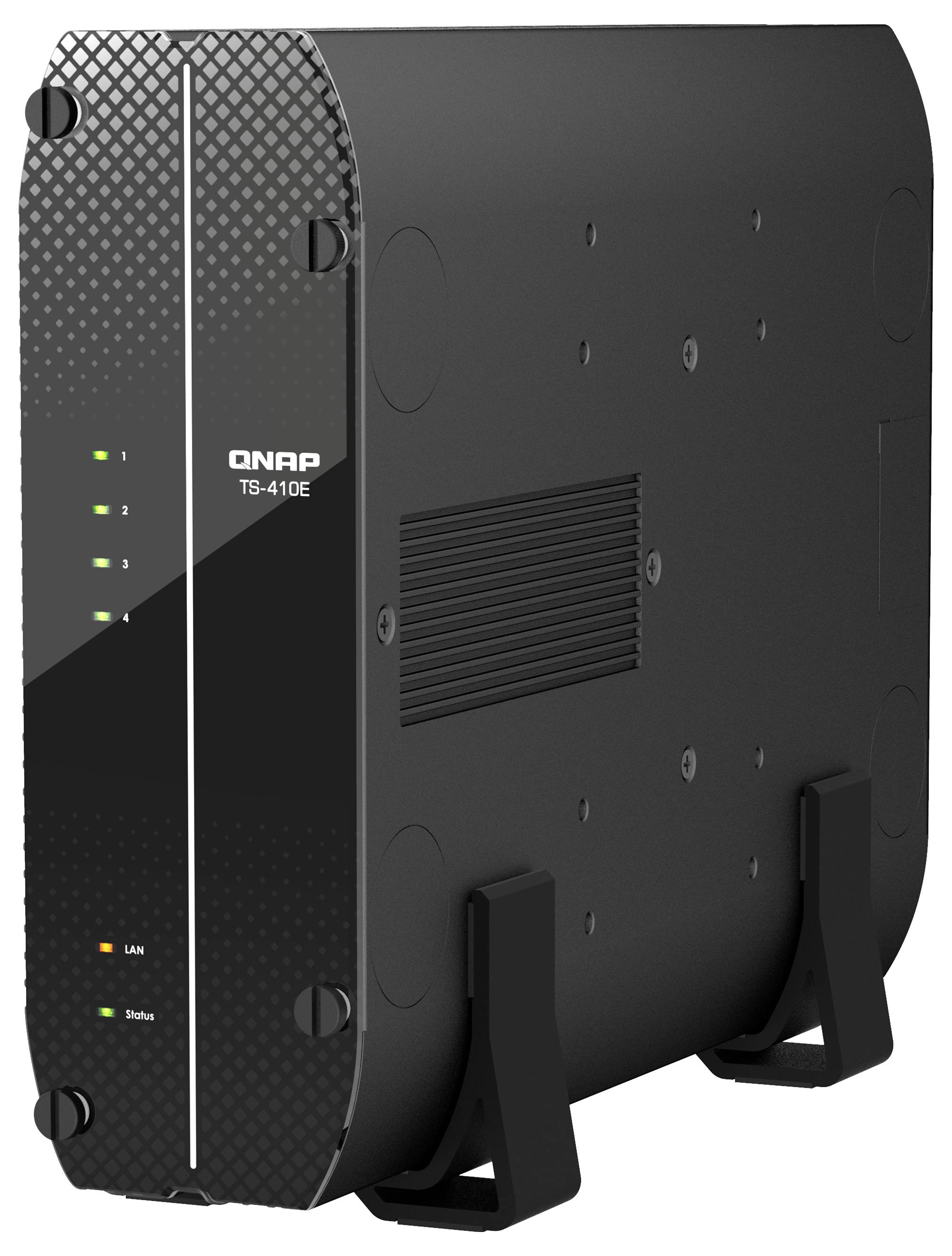 Černé zařízení NAS QNAP TS-410E zobrazené zezadu/ze strany s indikátory stavu LED na přední stěně a dvěma nohami stojanu na zadní straně.