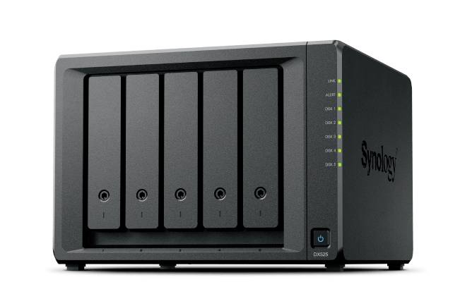 Synology 5-místný NAS úložný přístroj s přední bay pro jednotky, stavovými indikátory a tlačítkem napájení