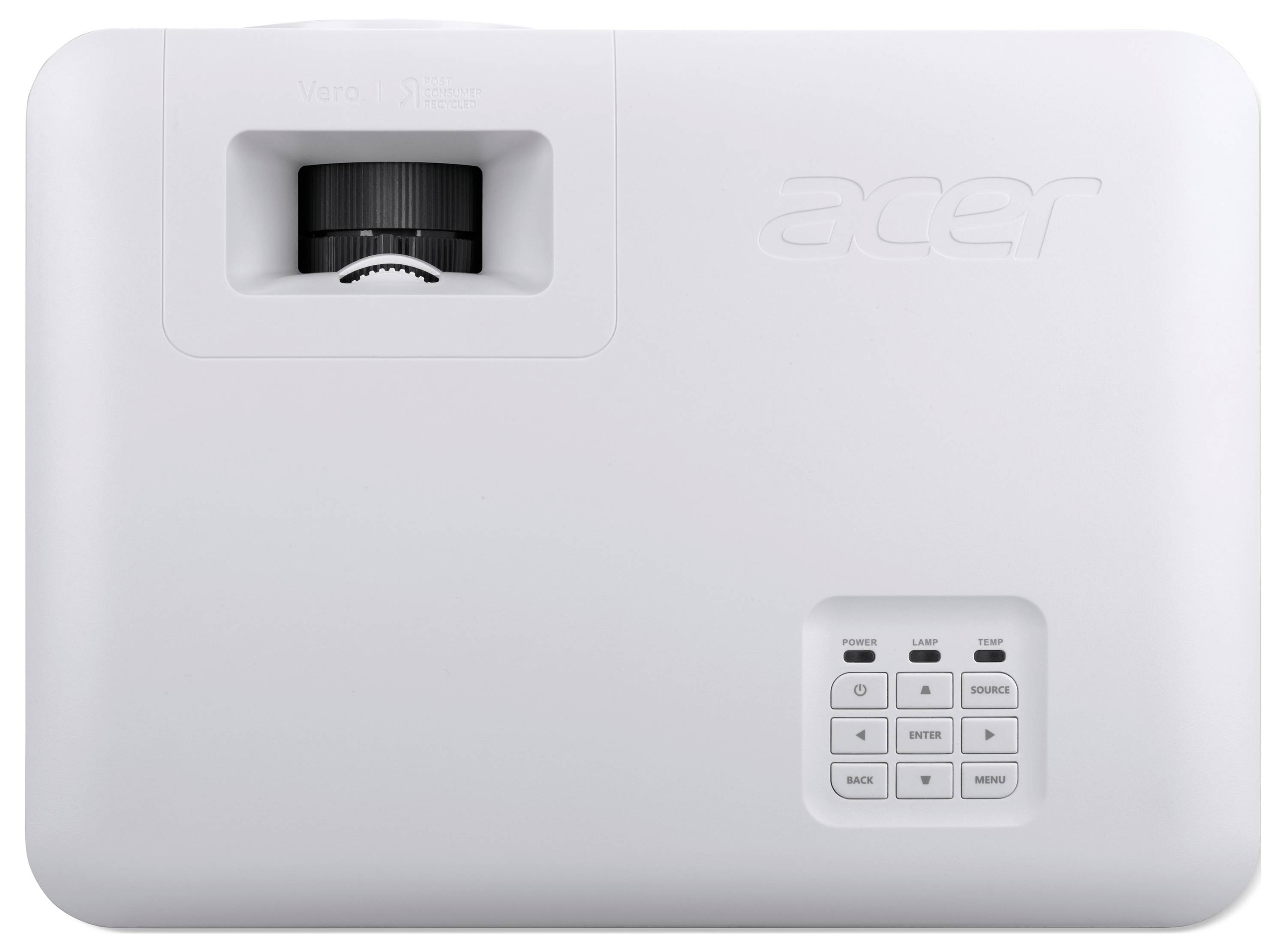 Bílý projektor Acer s objektivem zatlačeným v levém horním rohu a malou ovládací deskou s tlačítky v pravém dolním rohu na horní straně.