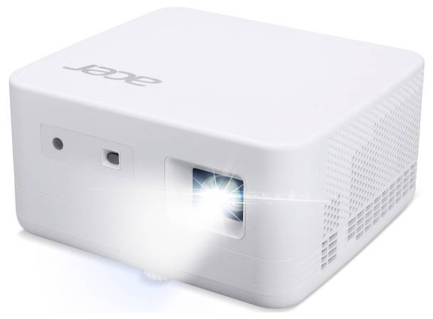 Bílý projektor Acer s osvětlenou čočkou, zobrazen v tříčtvrtinném pohledu na bílém pozadí.