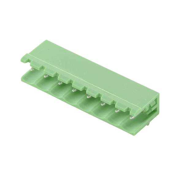 Zelený vícepólový elektrický konektorový blok na bílém pozadí.