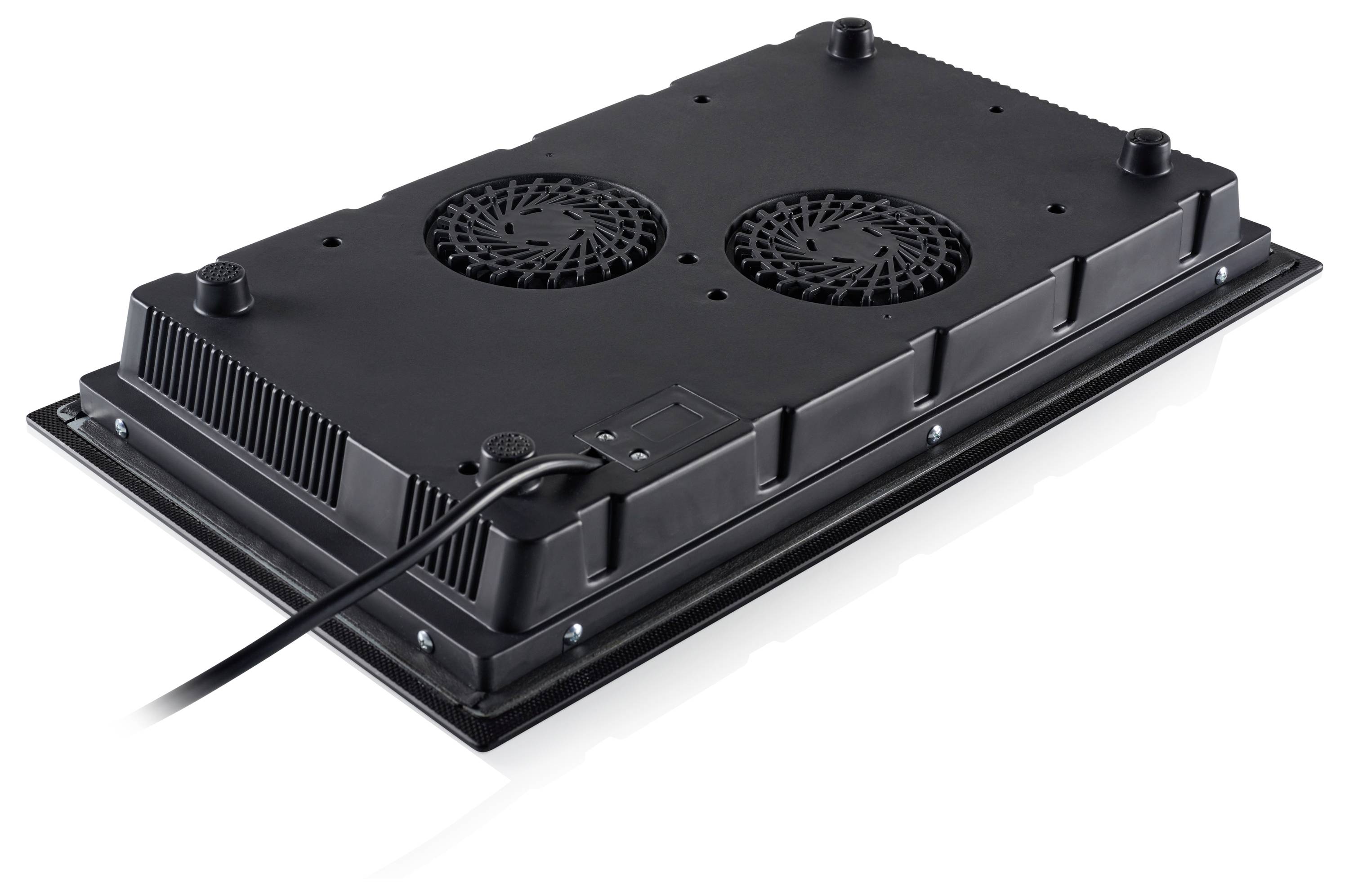 Černá obdélníková elektronická jednotka se dvěma chladicími ventilátory nahoře a připojeným napájecím kabelem, zobrazená na bílém pozadí.