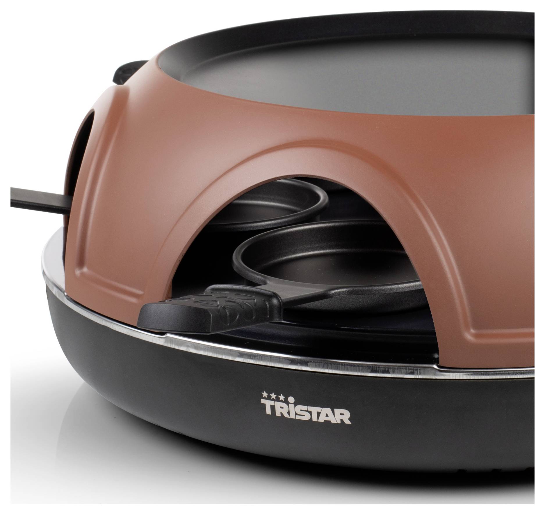 Černá a hnědá elektrická fondue souprava Tristar s hrncem a více vidlemi, zobrazená na fotografii produktu na bílém pozadí.