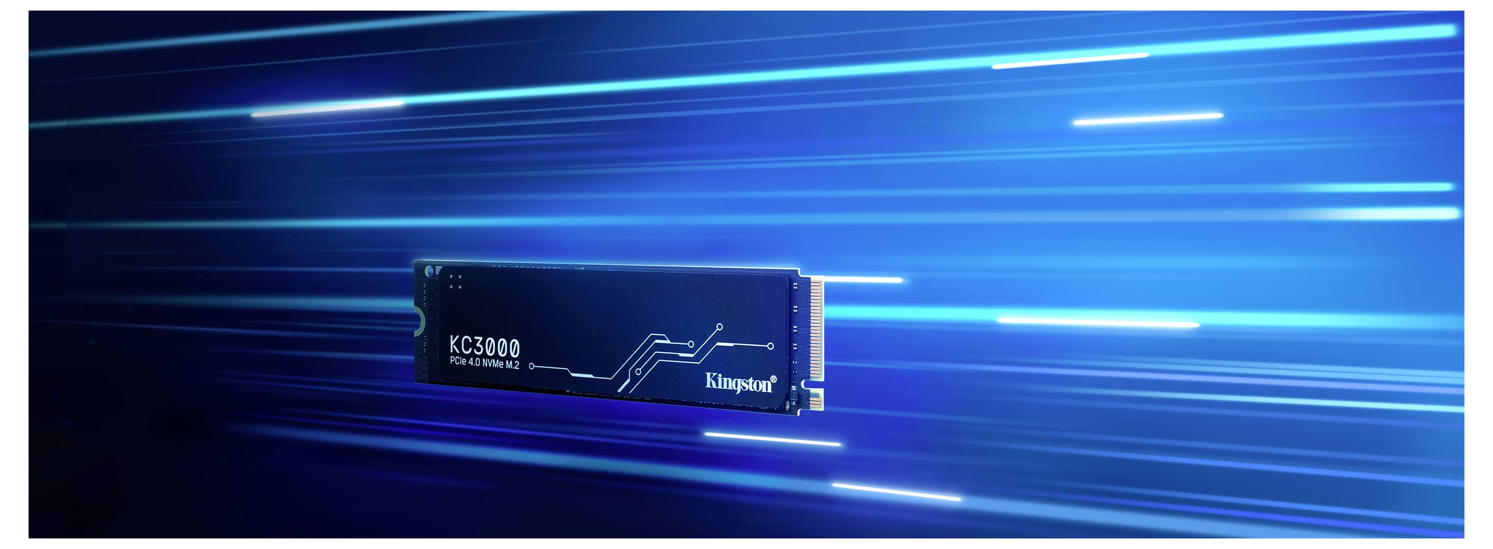 Kingston KC3000 NVMe SSD zobrazený se vznášejícím se efektem na modrém pozadí s liniemi pohybu, což zdůrazňuje rychlý výkon úložiště