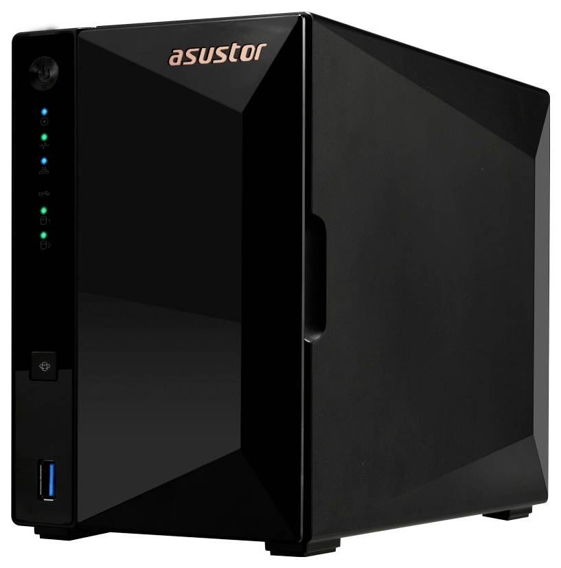 Černá skříň ASUSTOR NAS s předními stavovými LED diodami, tlačítkem napájení a portem USB zobrazená na bílém pozadí.