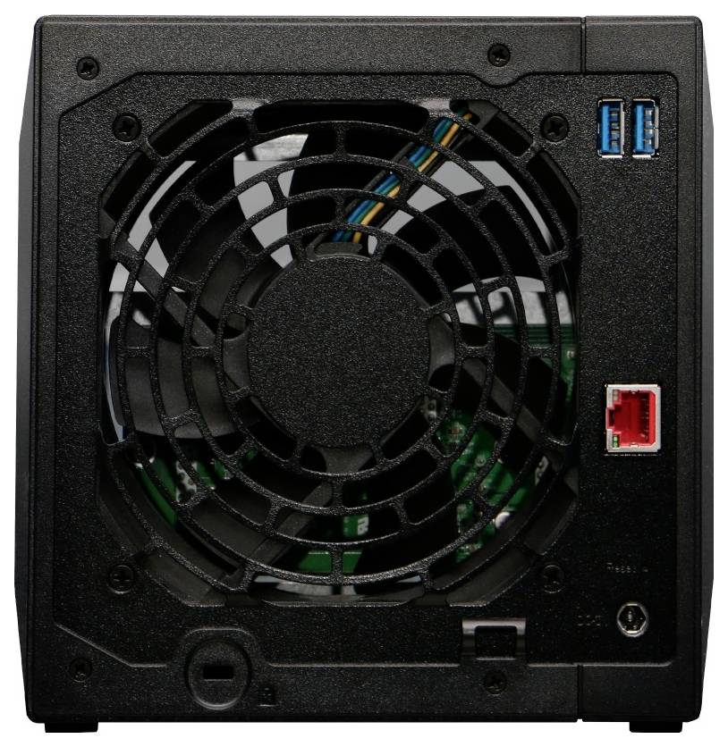 Zadní pohled na černý napájecí zdroj stolního počítače/serveru s velkým chladícím ventilátorem, modrými porty USB a červeným portem Ethernet.