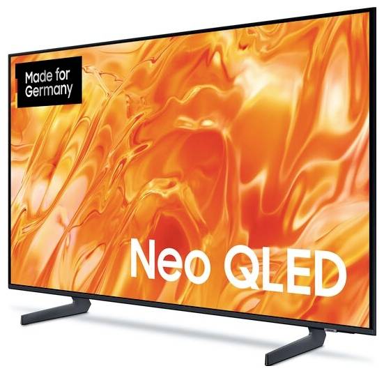 Samsung Neo QLED televize s oranžovým abstraktním displejem a štítkem "Vyrobeno pro Německo"