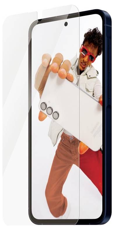 Osoba v červených slunečních brýlích pózuje za smartphonem a natahuje ruku směrem k fotoaparátu, což naznačuje reklamní nebo propagační obrázek na telefon.