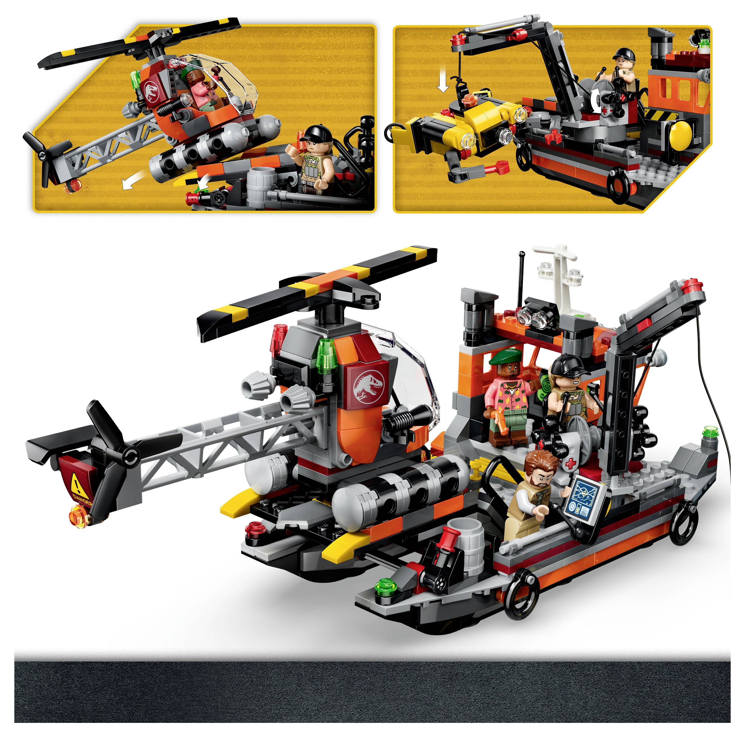 Záchranářský vrtulník a přístav v LEGO stylu se sadou s miniaturami, zobrazující černooranžový vrtulník, jeřábový rám a plattformu vozidla.