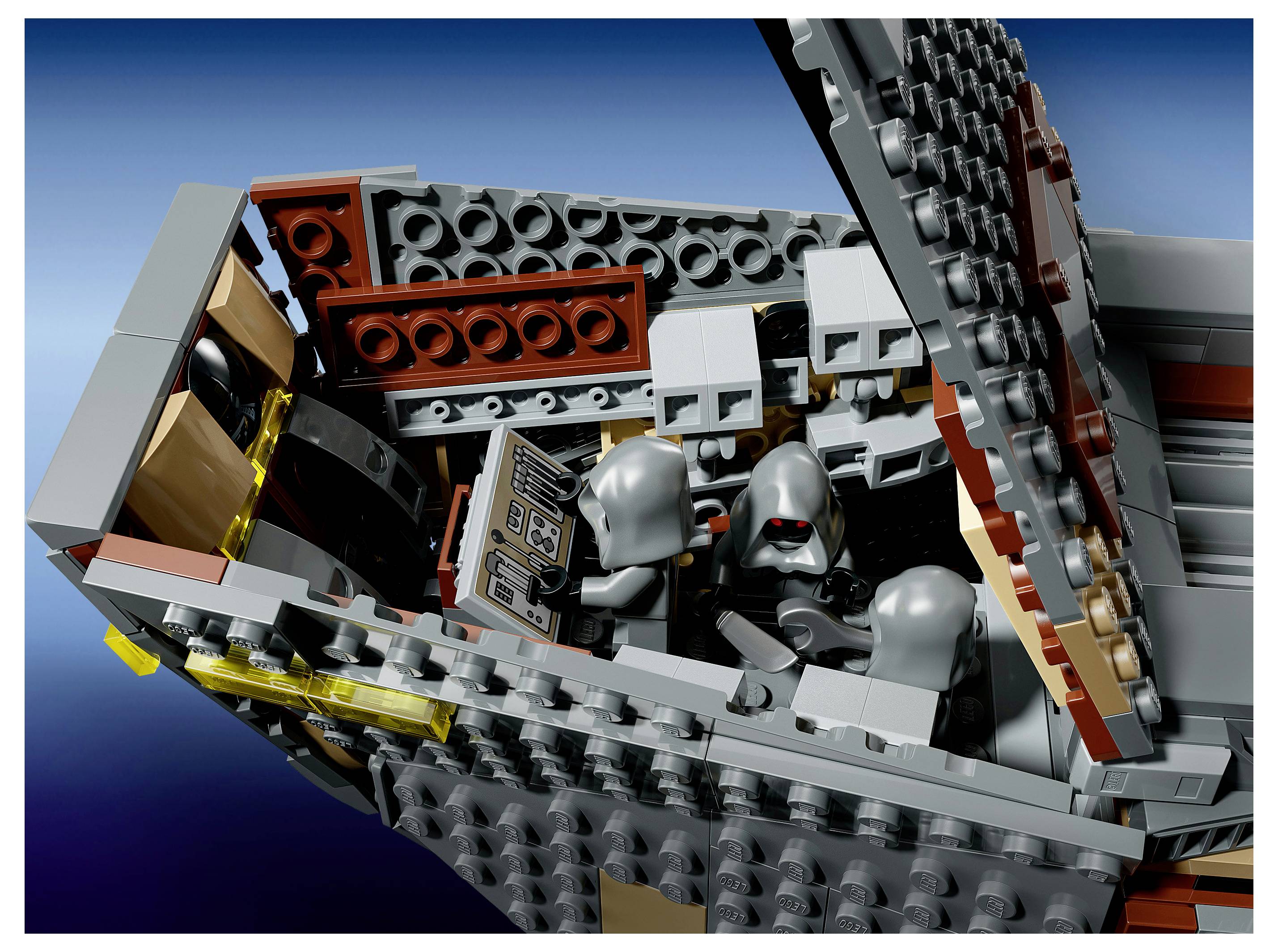 LEGO-styl kokpit vesmírné lodi se dvěma postavami v šedých helmách uvnitř otevřeného průluku, pohled zvenčí z vesmíru.