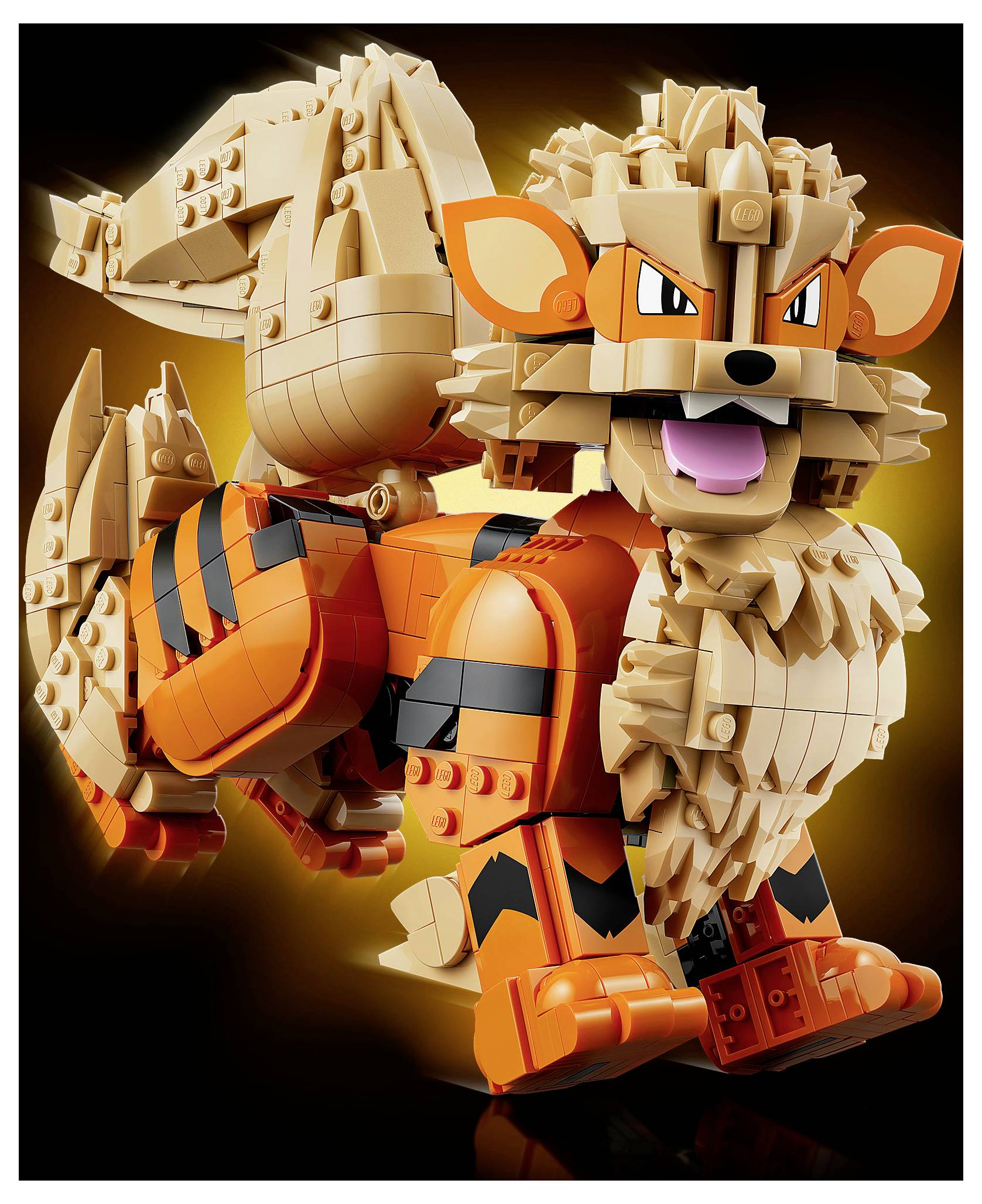 LEGO-styluský robotický tygr v oranžové a béžové barvě, pózující v hravém postoji proti tmavému pozadí.