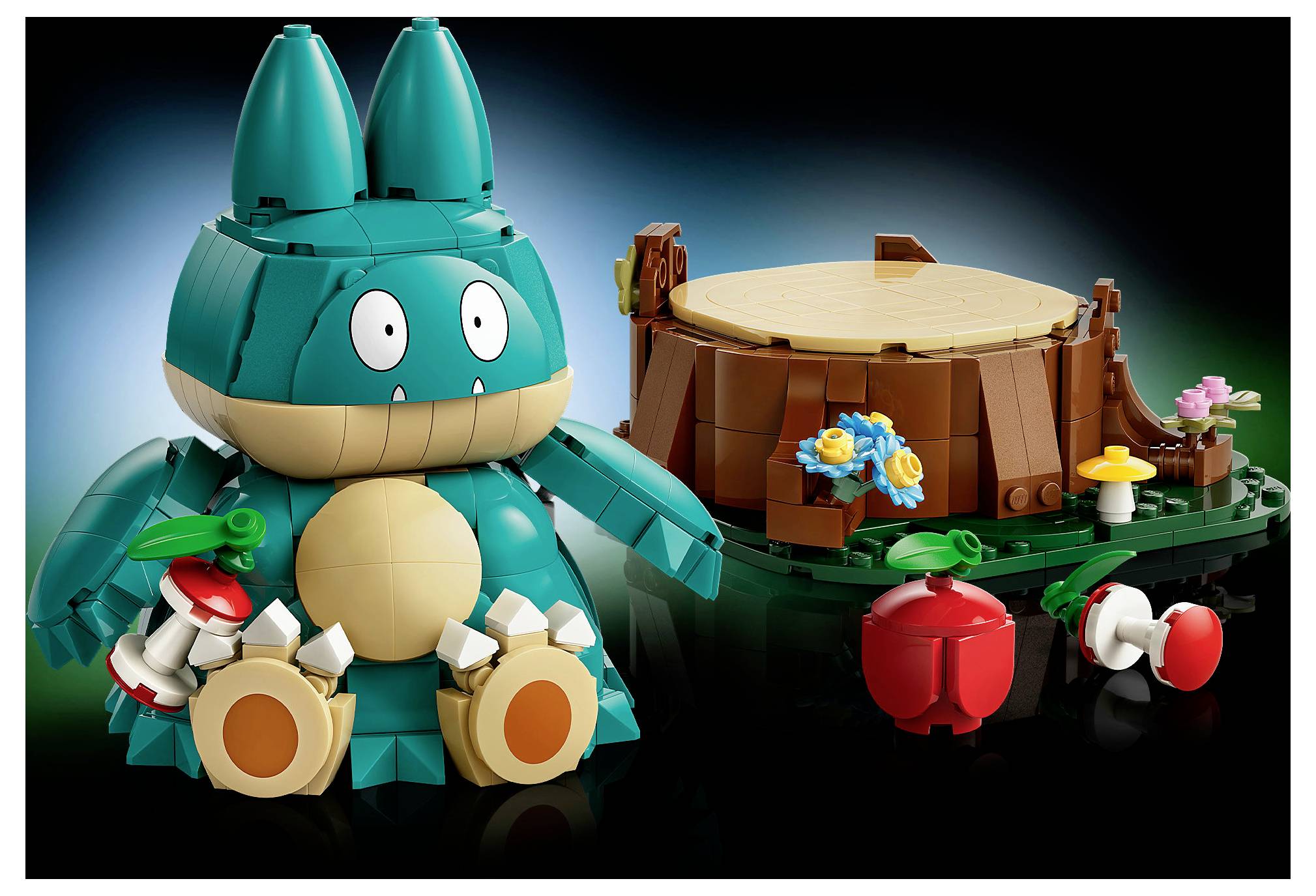 Figurka Bulbausaura ve stylu LEGO vedle stromové pňové scény s květinami a Poké Bally na černém pozadí.
