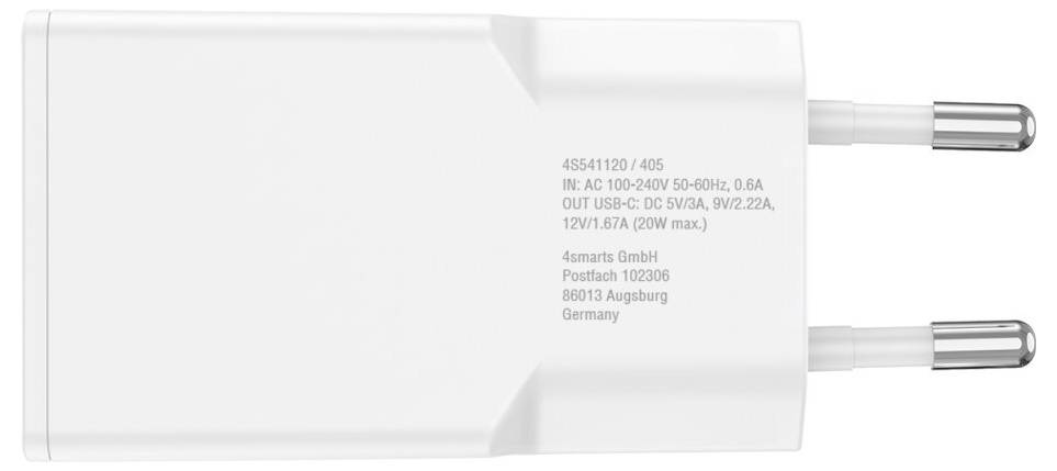Bílá dvouprongová USB-C nabíječka do zásuvky s vytištěnými specifikacemi na straně, zobrazená na bílém pozadí.